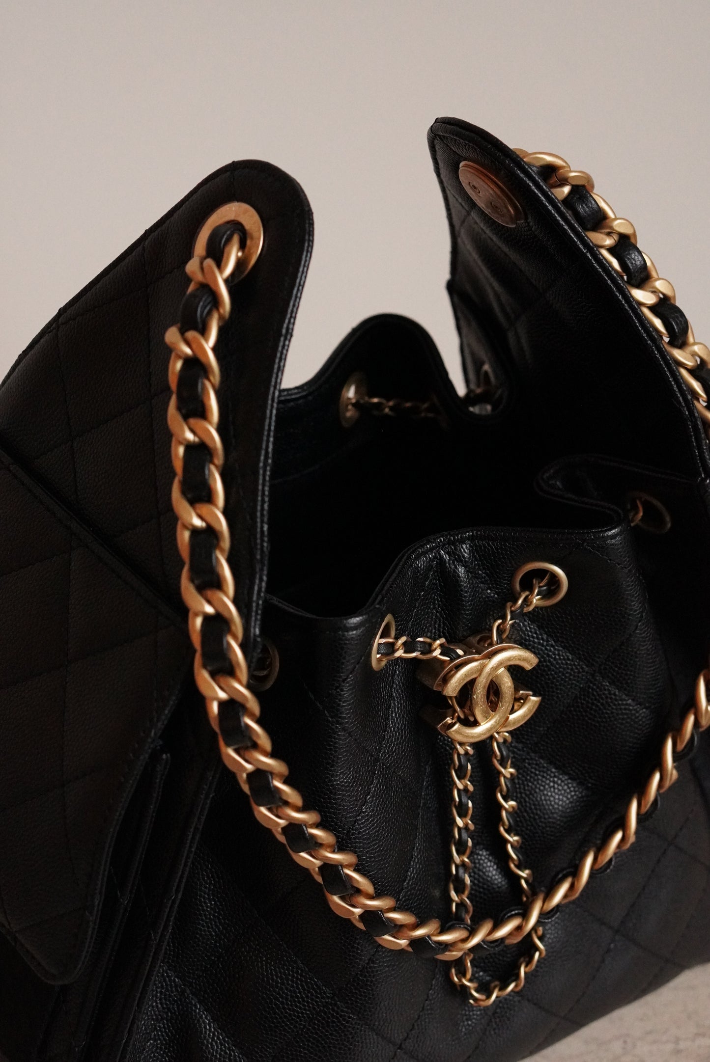 CHANEL 25 SMALL | BLACK