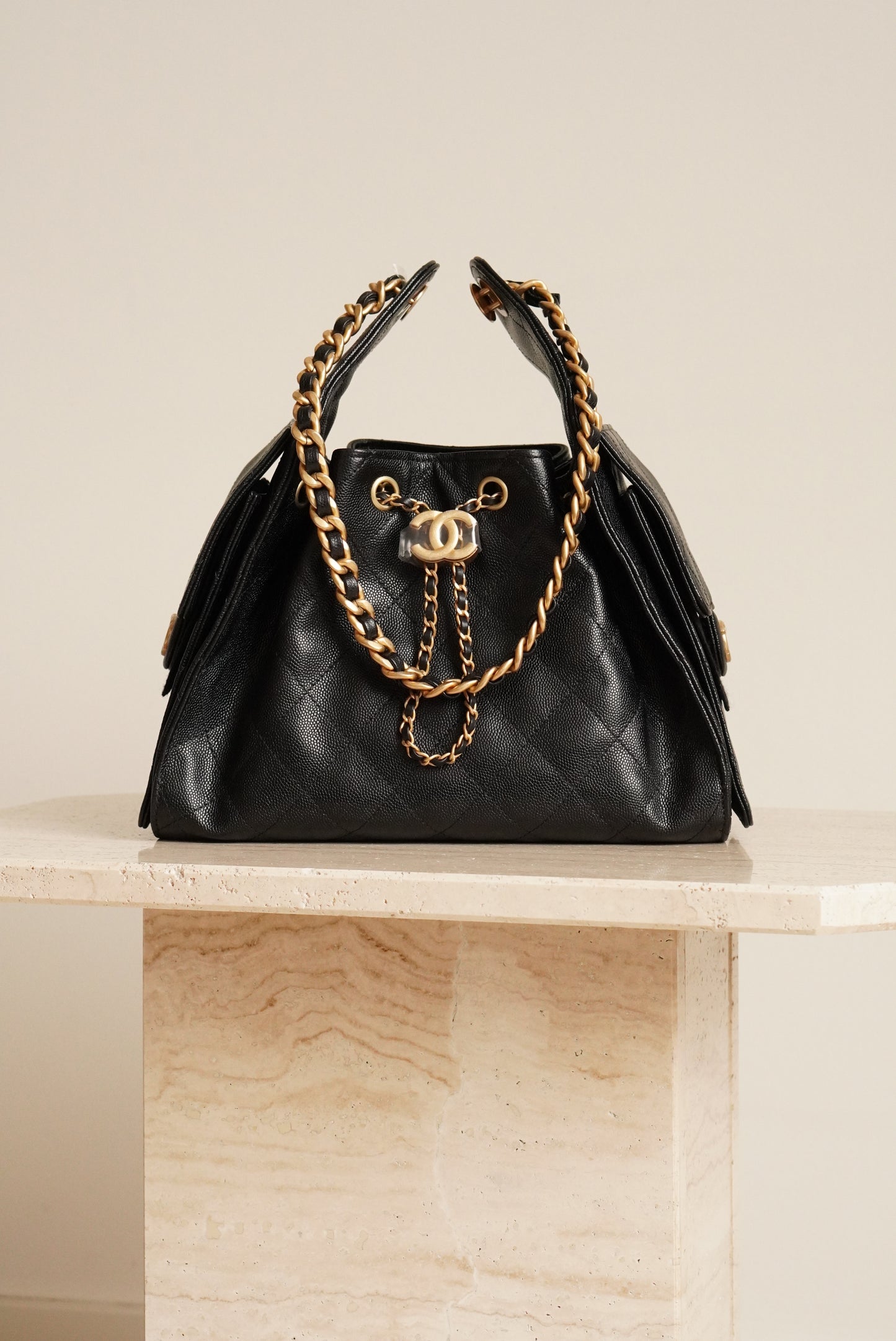 CHANEL 25 SMALL | BLACK