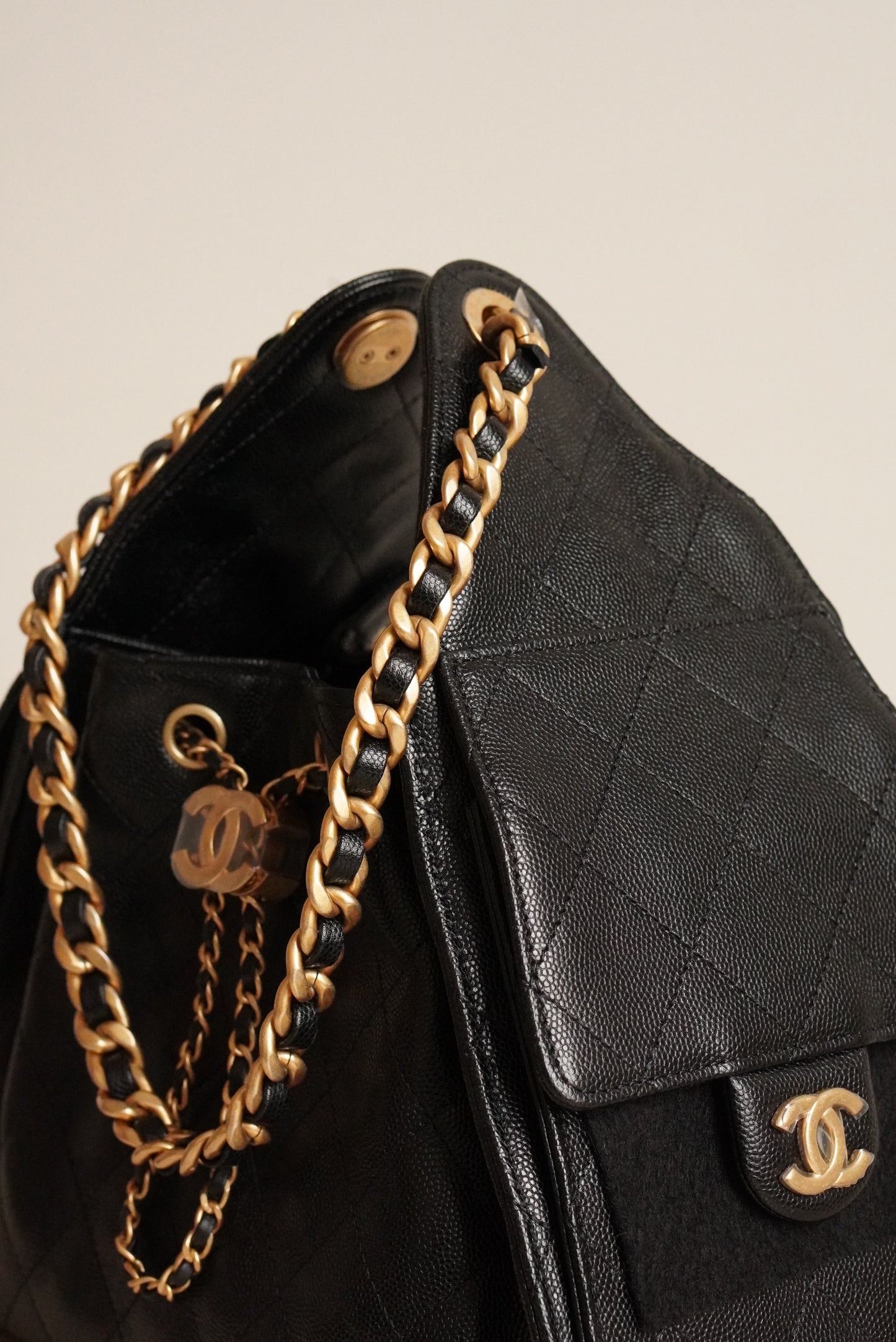 CHANEL 25 SMALL | BLACK