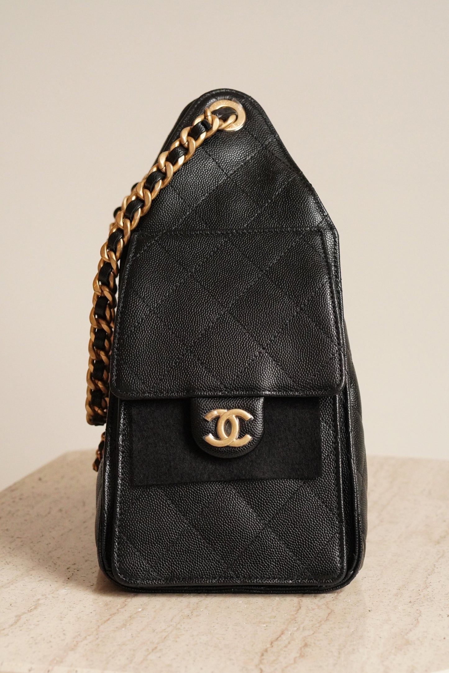 CHANEL 25 SMALL | BLACK