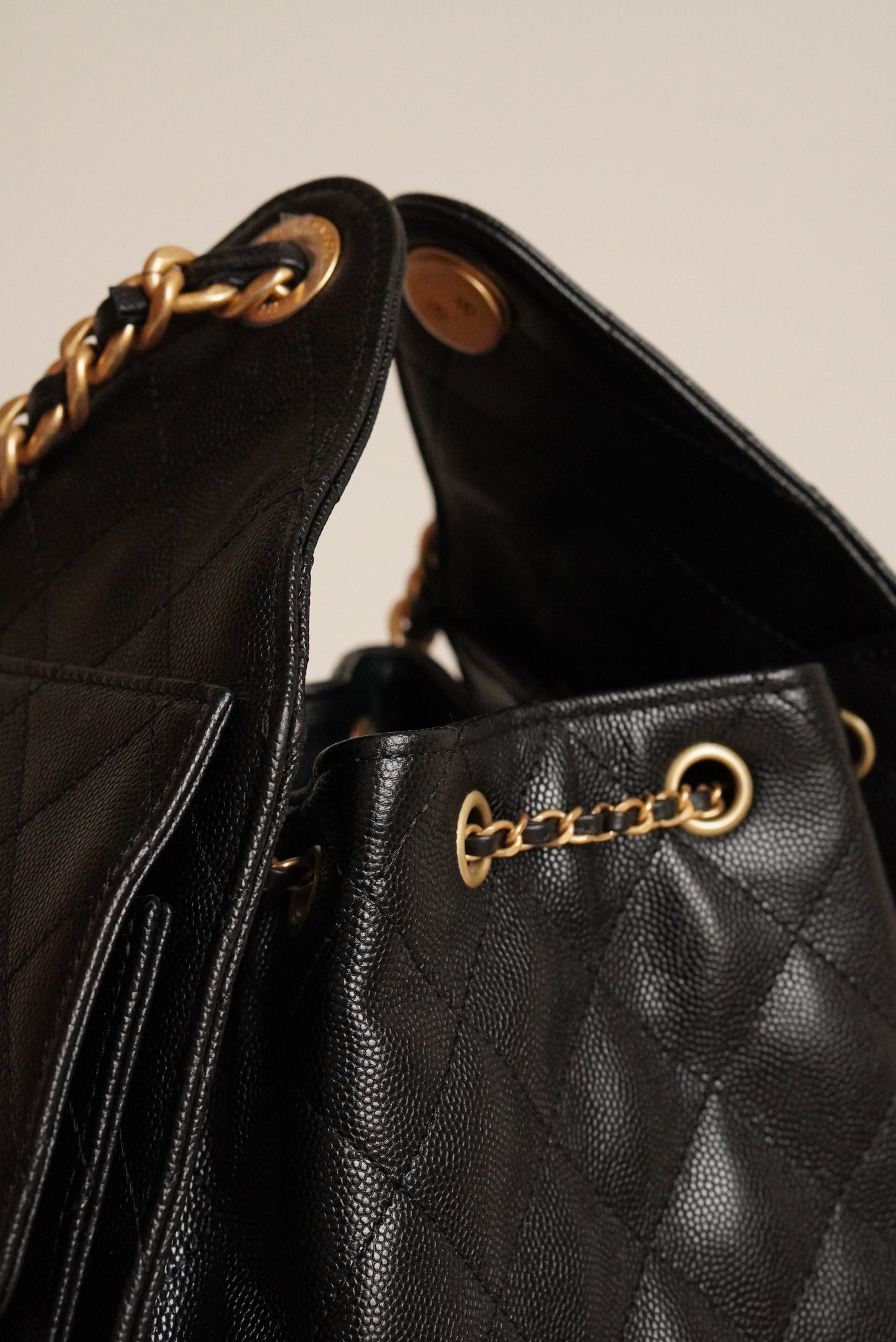 CHANEL 25 SMALL | BLACK