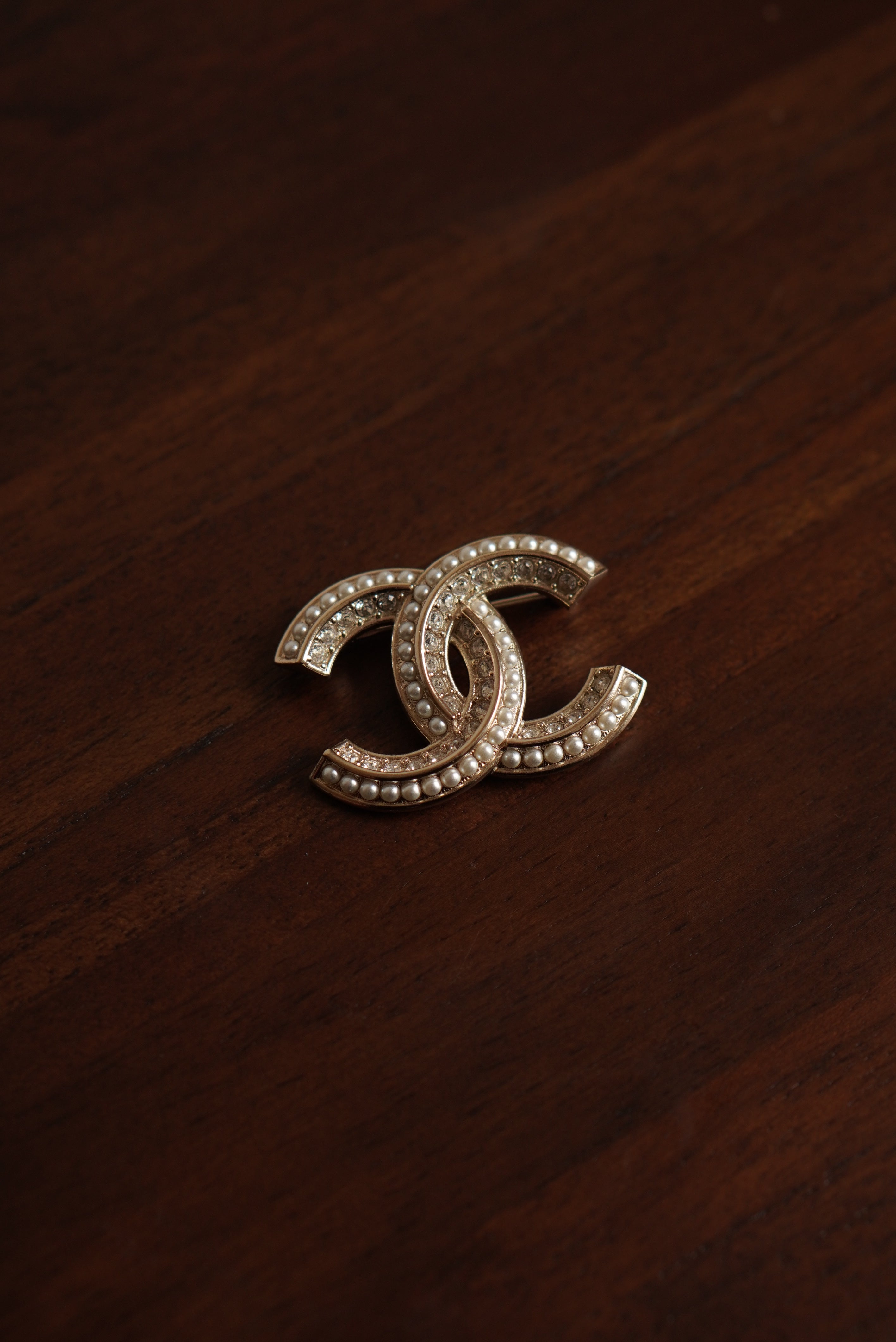 CHANEL BROOCH B20 A