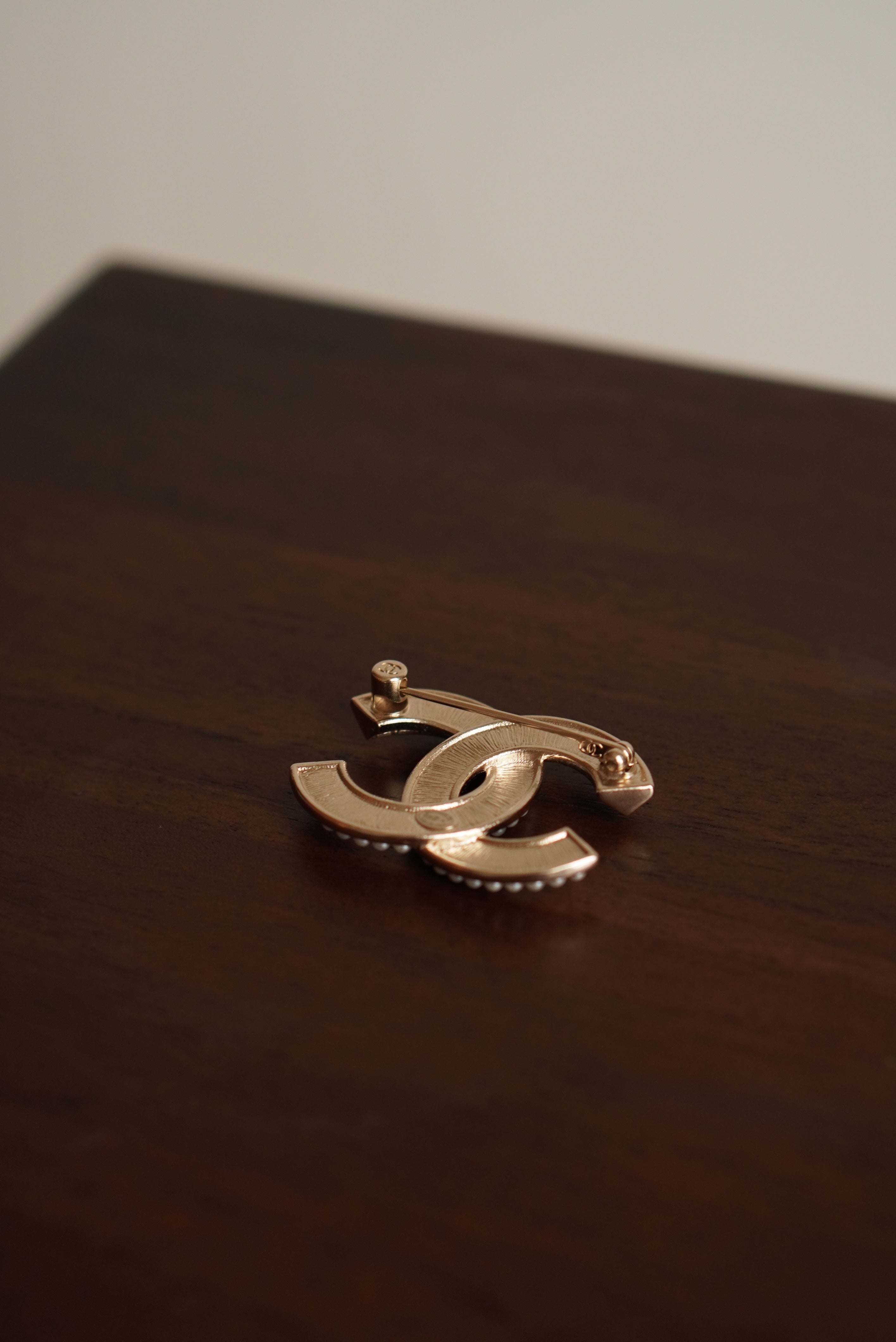 CHANEL BROOCH B20 A
