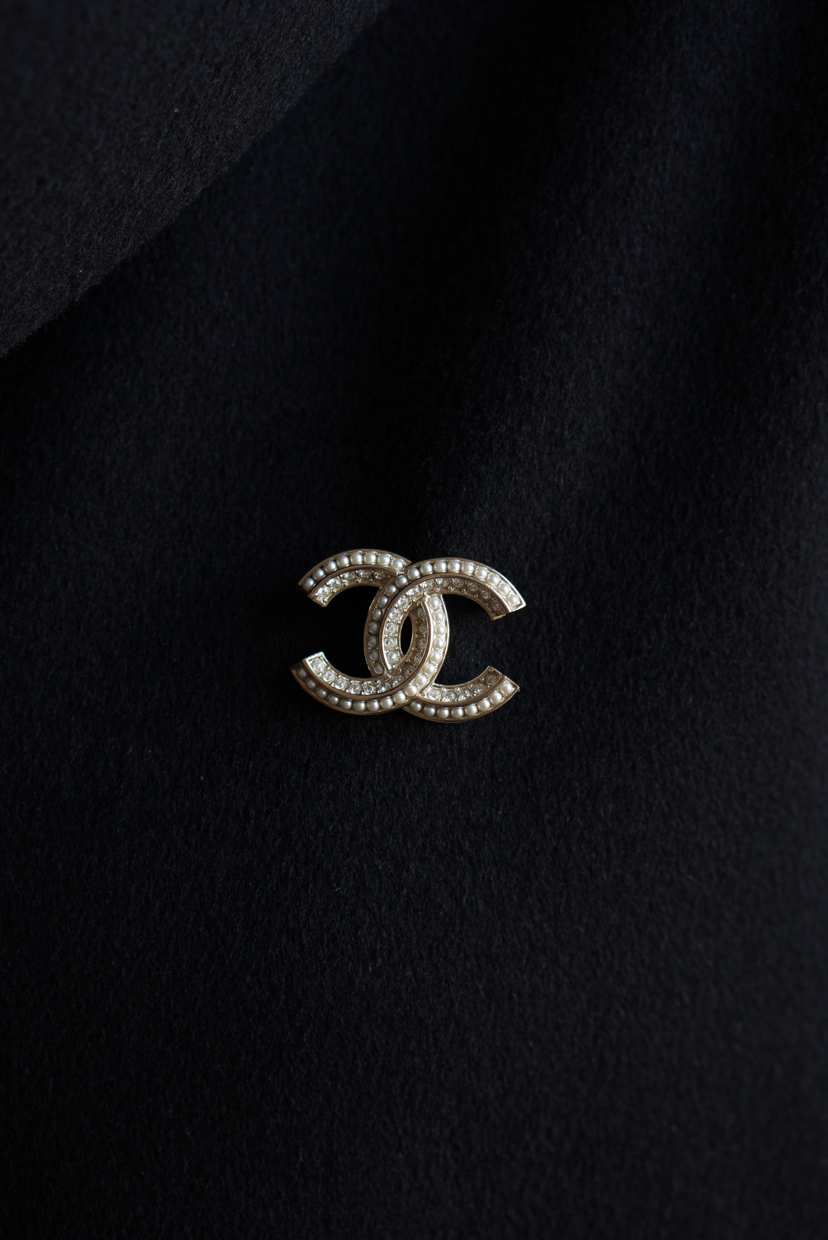 CHANEL BROOCH B20 A