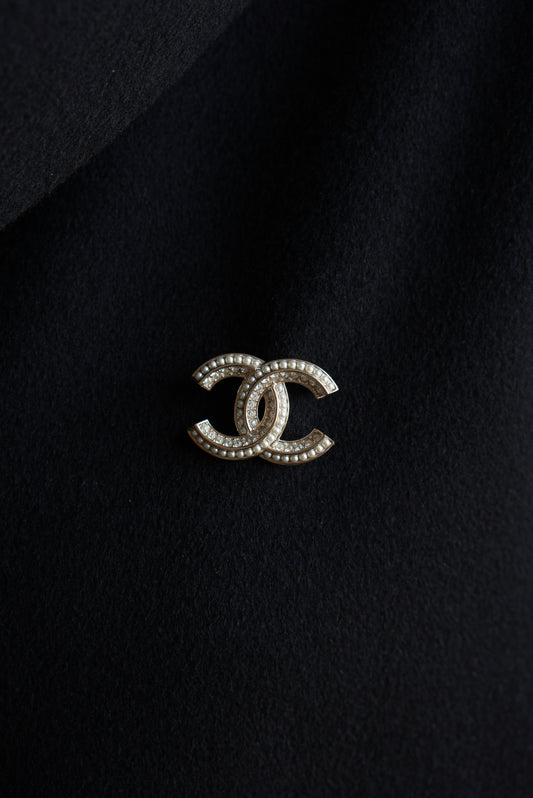 CHANEL BROOCH B20 A