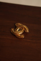 CHANEL BROOCH CC