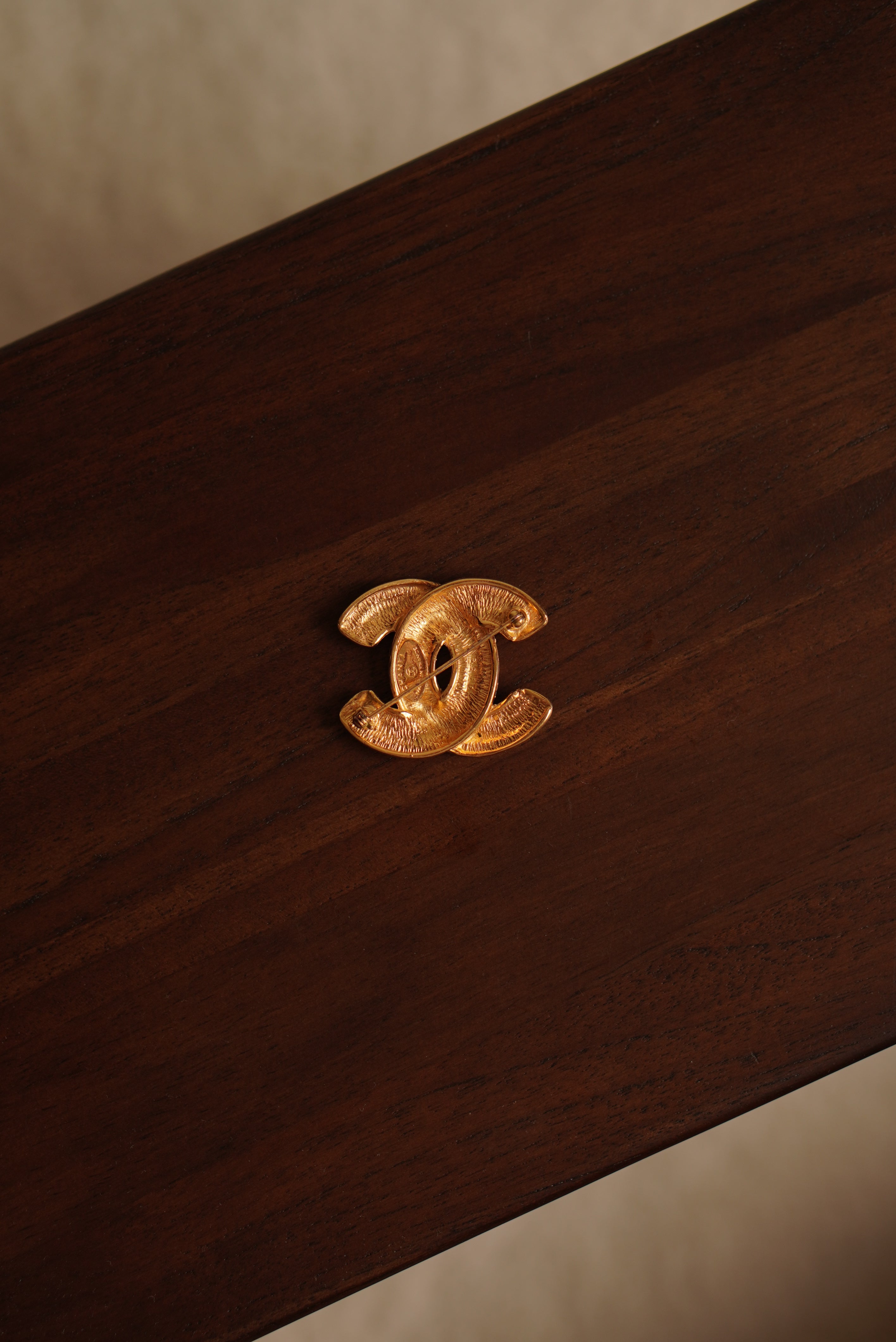 CHANEL BROOCH CC