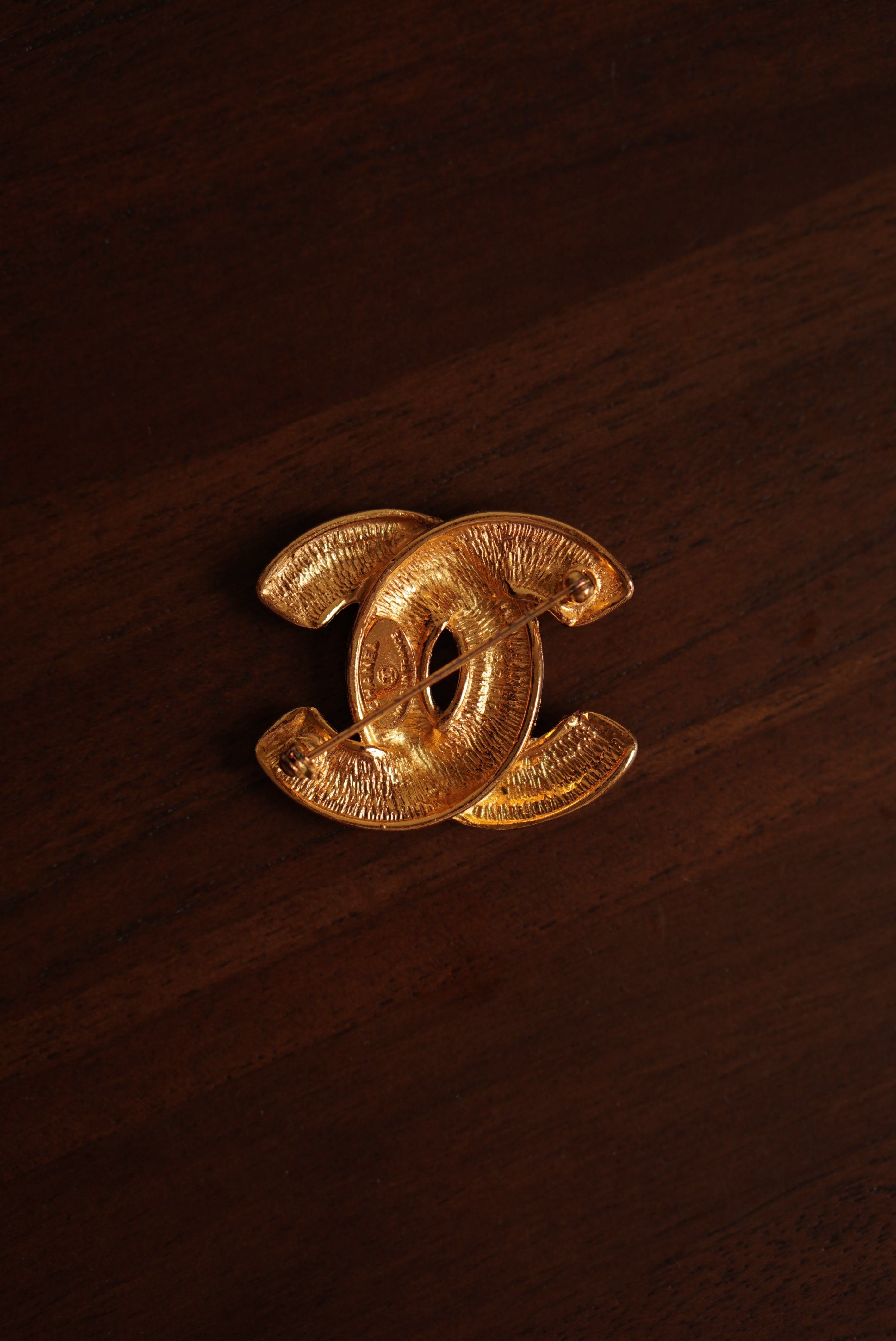 CHANEL BROOCH CC