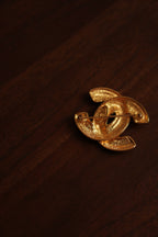 CHANEL BROOCH CC