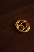 CHANEL BROOCH OVAL