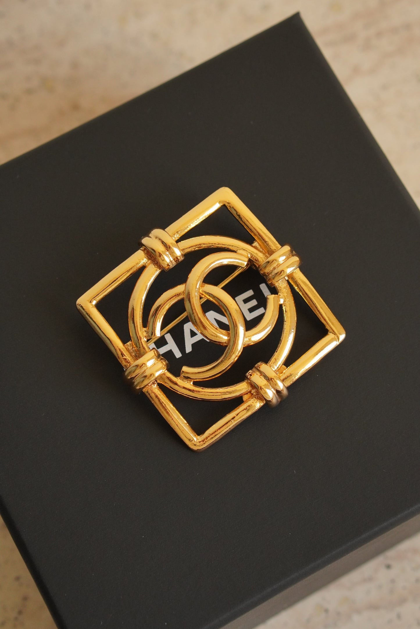 CHANEL BROOCH SQUARE