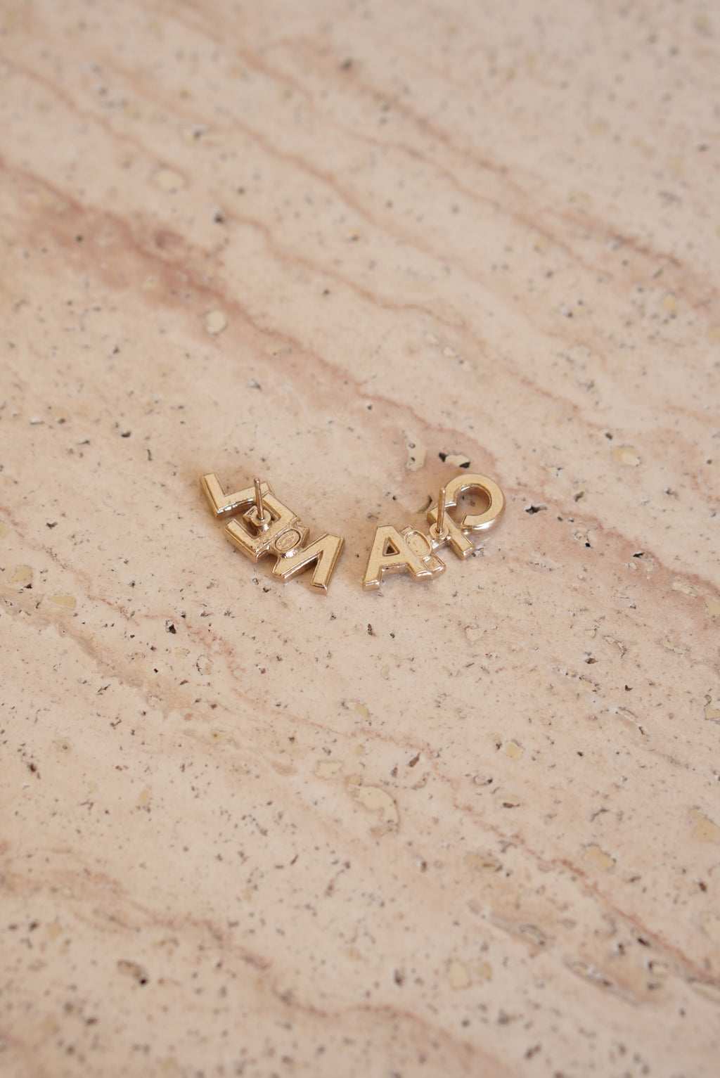 CHANEL EARRINGS A19 B