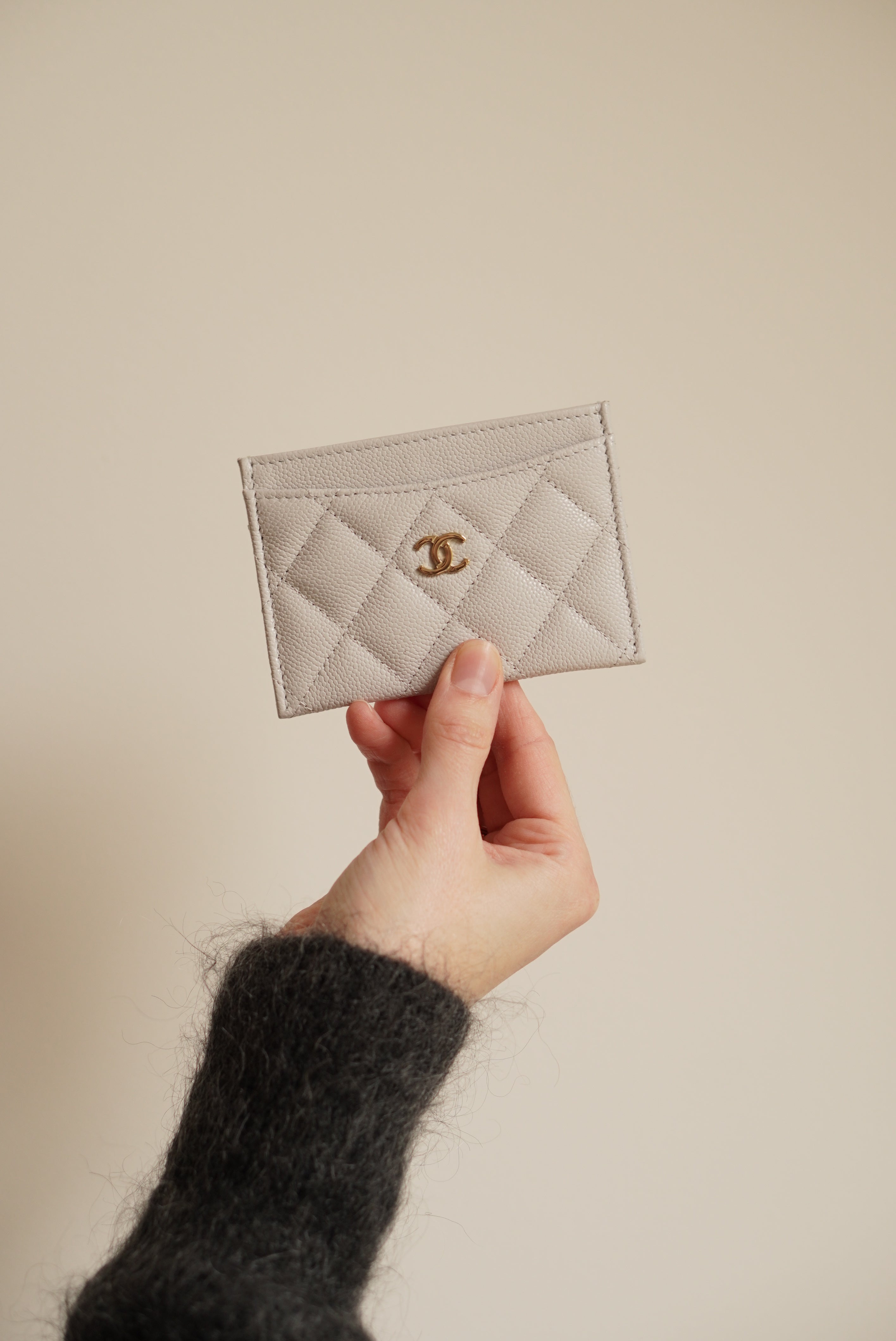CHANEL CLASSIC CARD HOLDER | LIGHT GREY