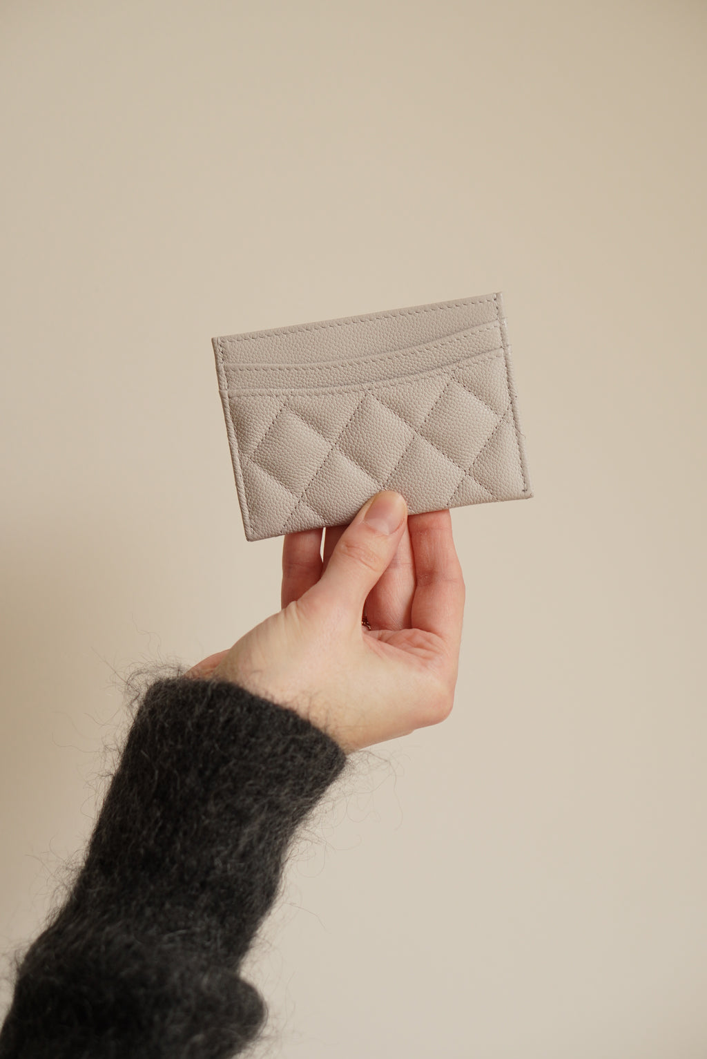 CHANEL CLASSIC CARD HOLDER | LIGHT GREY