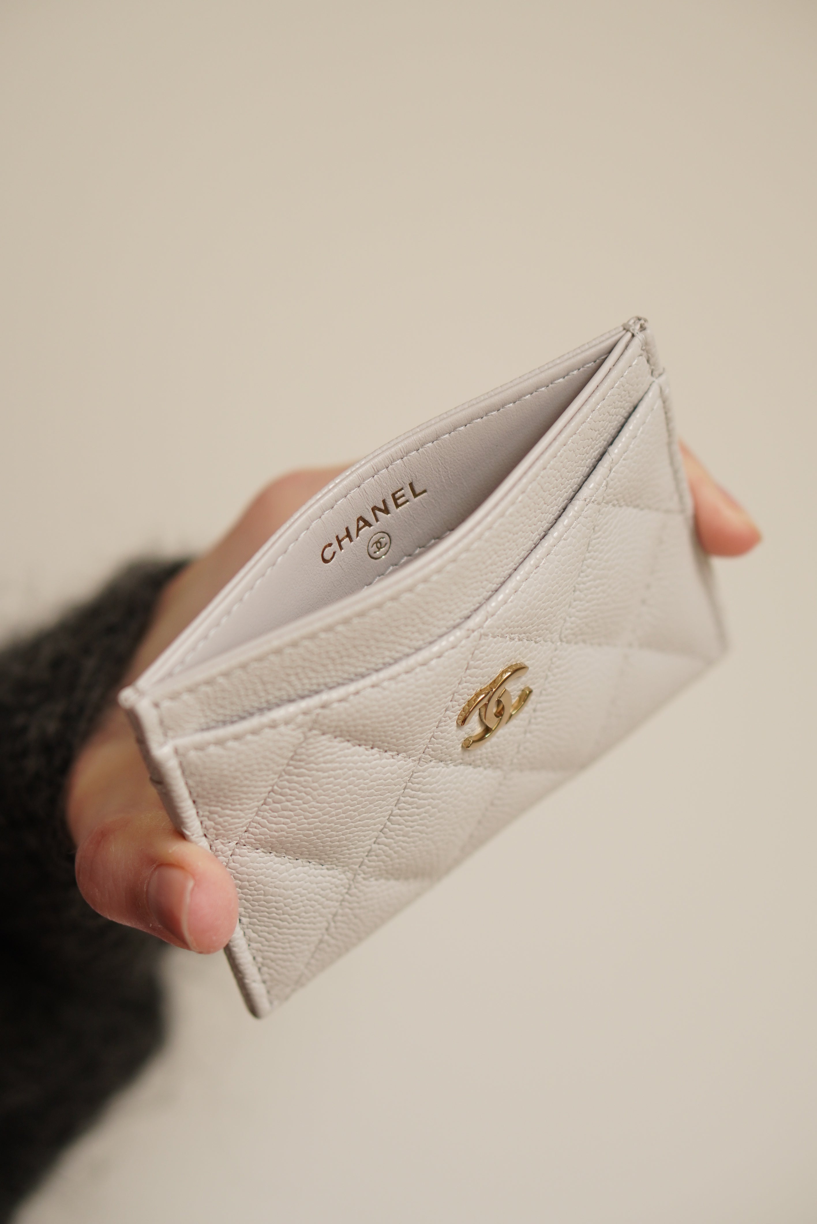 CHANEL CLASSIC CARD HOLDER | LIGHT GREY