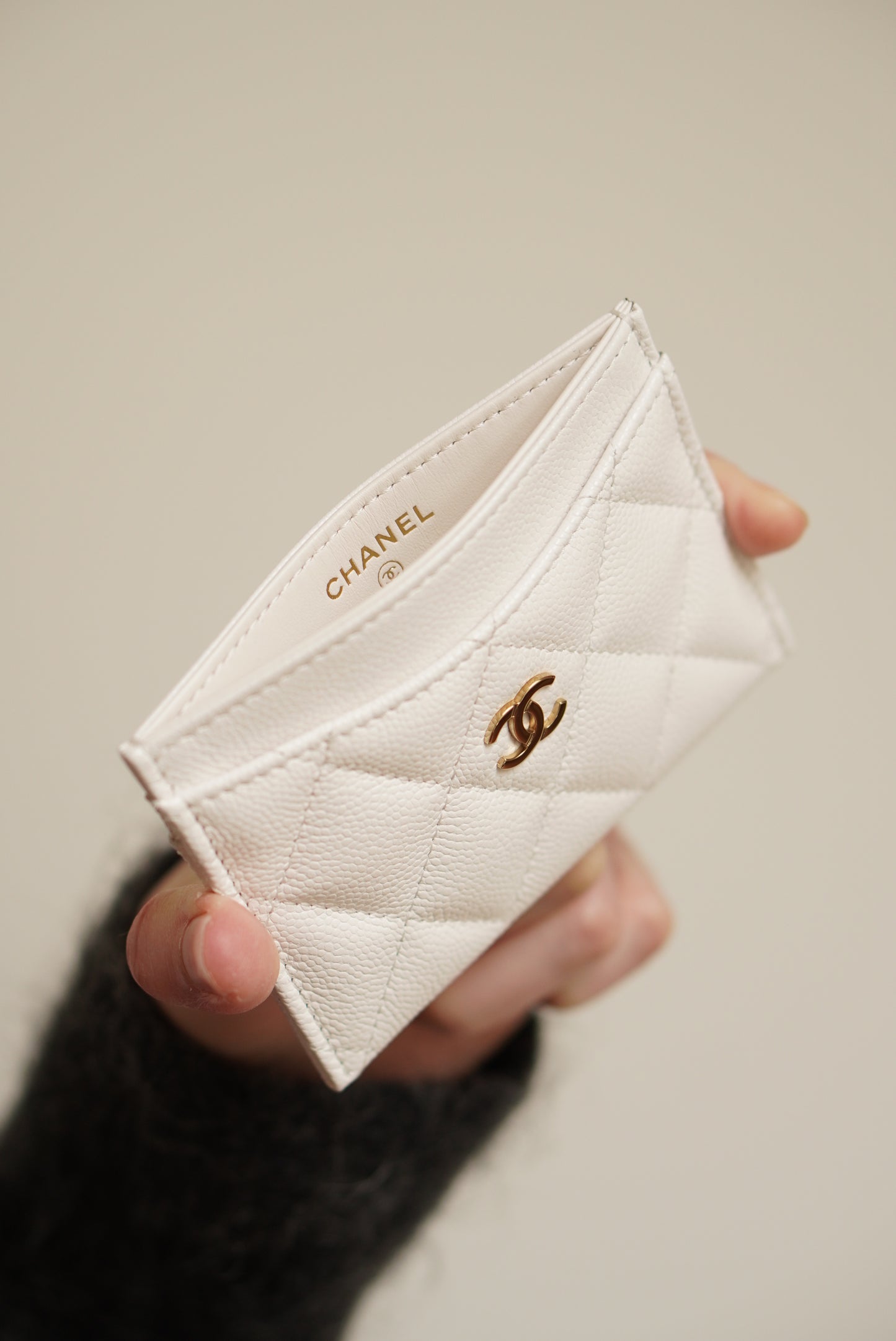 CHANEL CARD HOLDER | WHITE