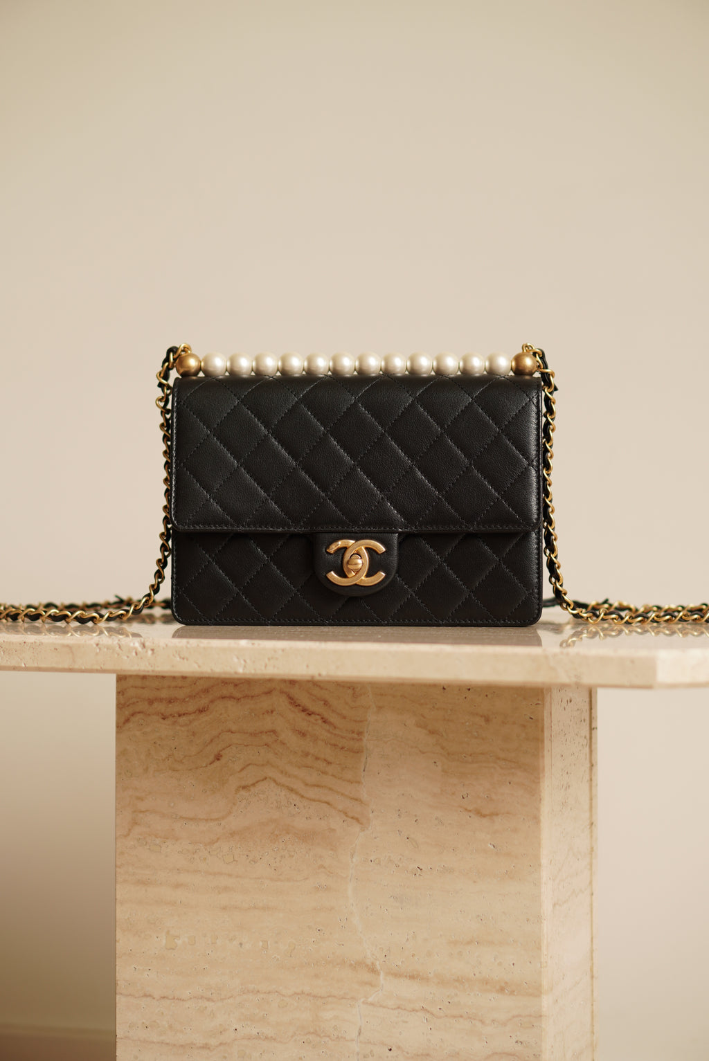 CHANEL 19S CHIC PEARL FLAP BAG | BLACK