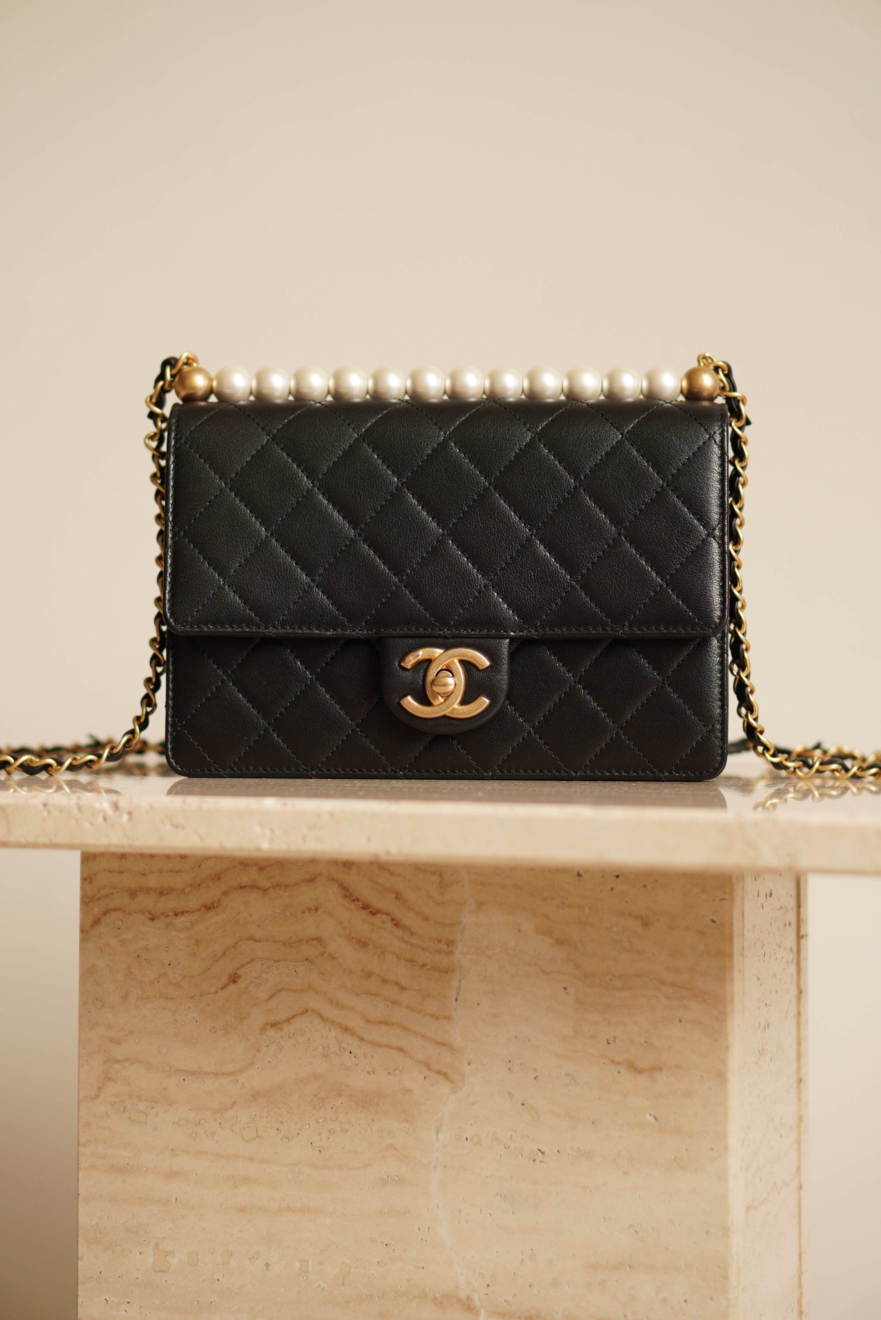 CHANEL 19S CHIC PEARL FLAP BAG | BLACK