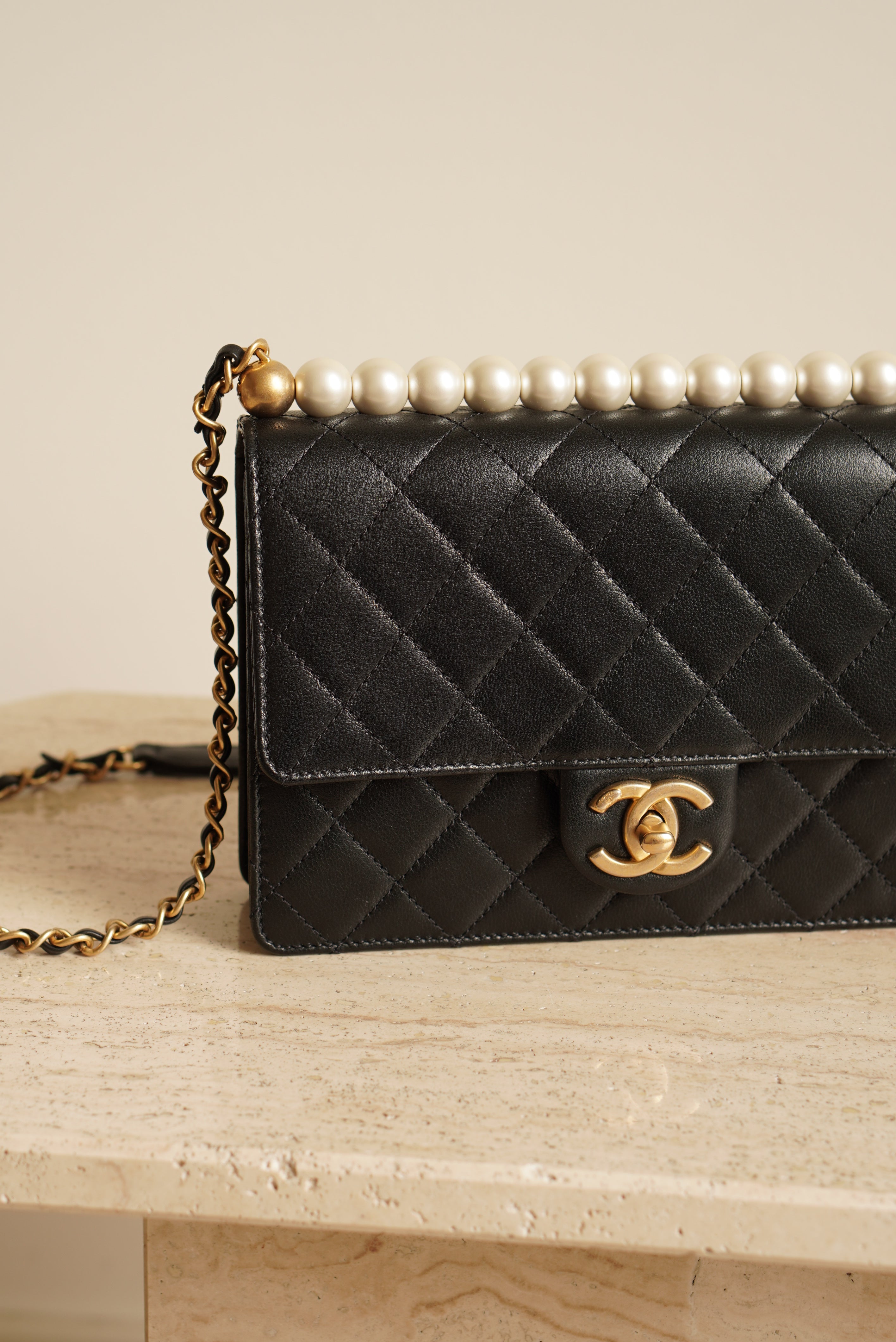 CHANEL 19S CHIC PEARL FLAP BAG | BLACK