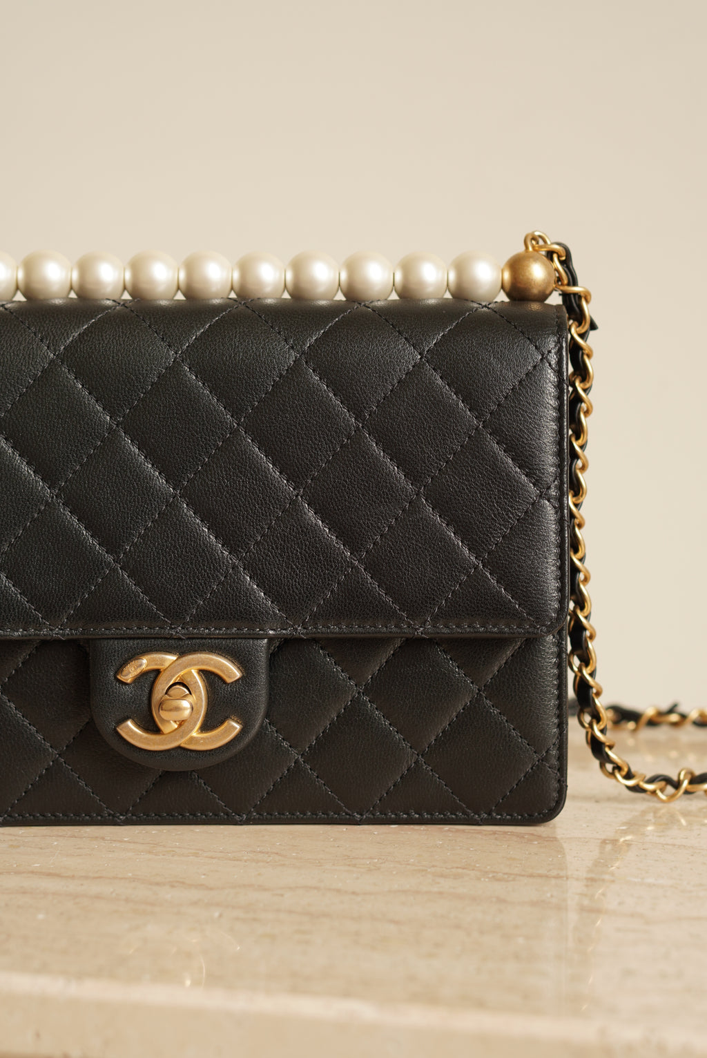 CHANEL 19S CHIC PEARL FLAP BAG | BLACK