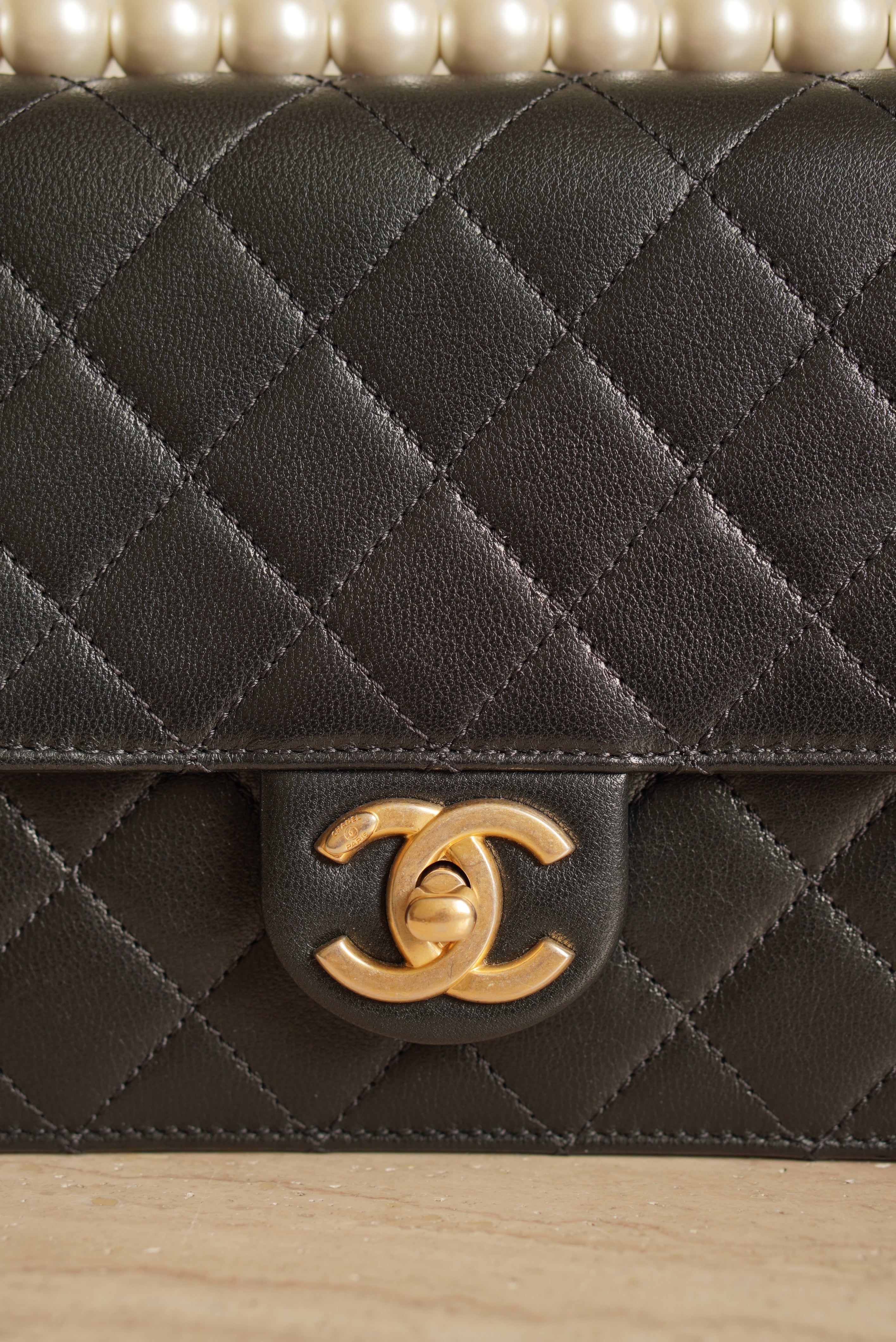 CHANEL 19S CHIC PEARL FLAP BAG | BLACK