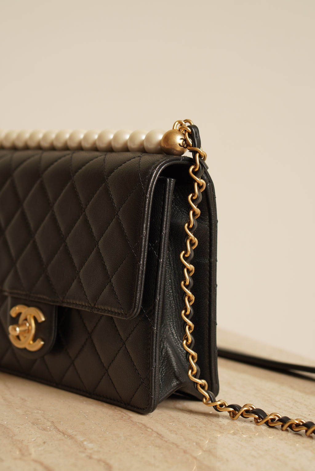 CHANEL 19S CHIC PEARL FLAP BAG | BLACK