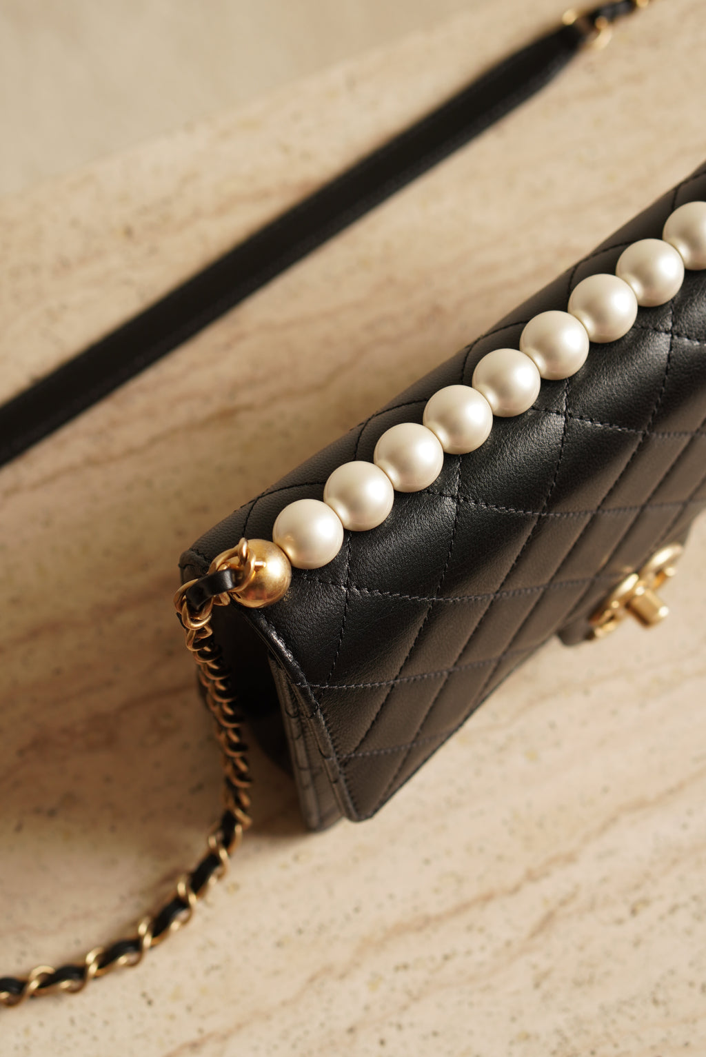 CHANEL 19S CHIC PEARL FLAP BAG | BLACK