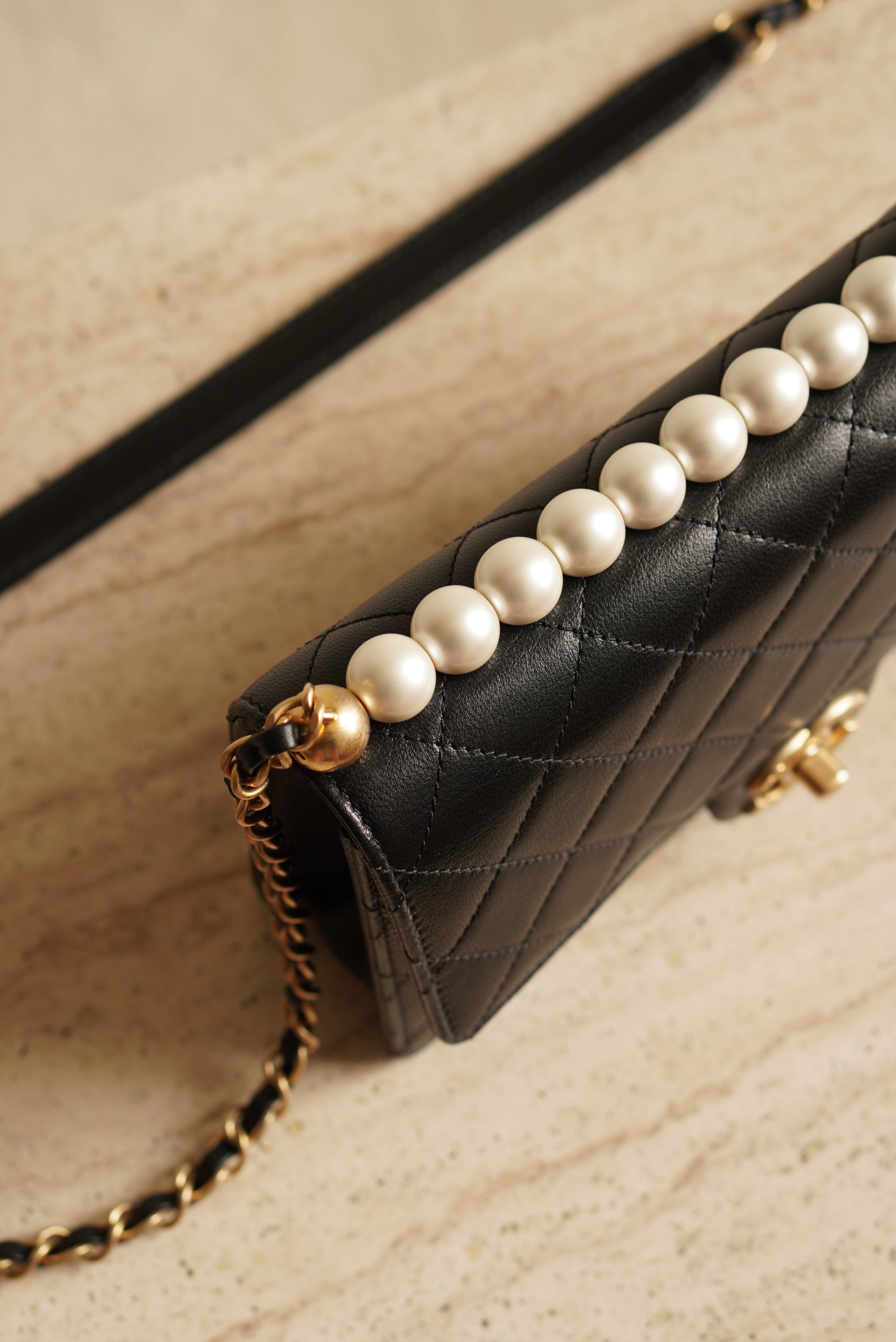 CHANEL 19S CHIC PEARL FLAP BAG | BLACK