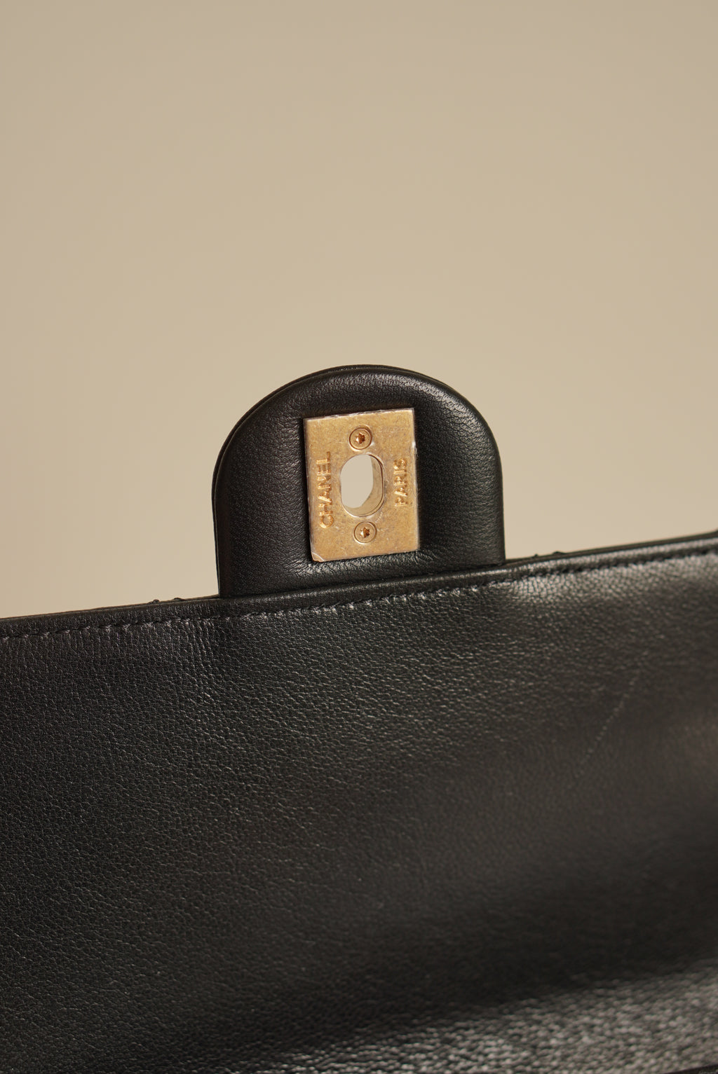 CHANEL 19S CHIC PEARL FLAP BAG | BLACK