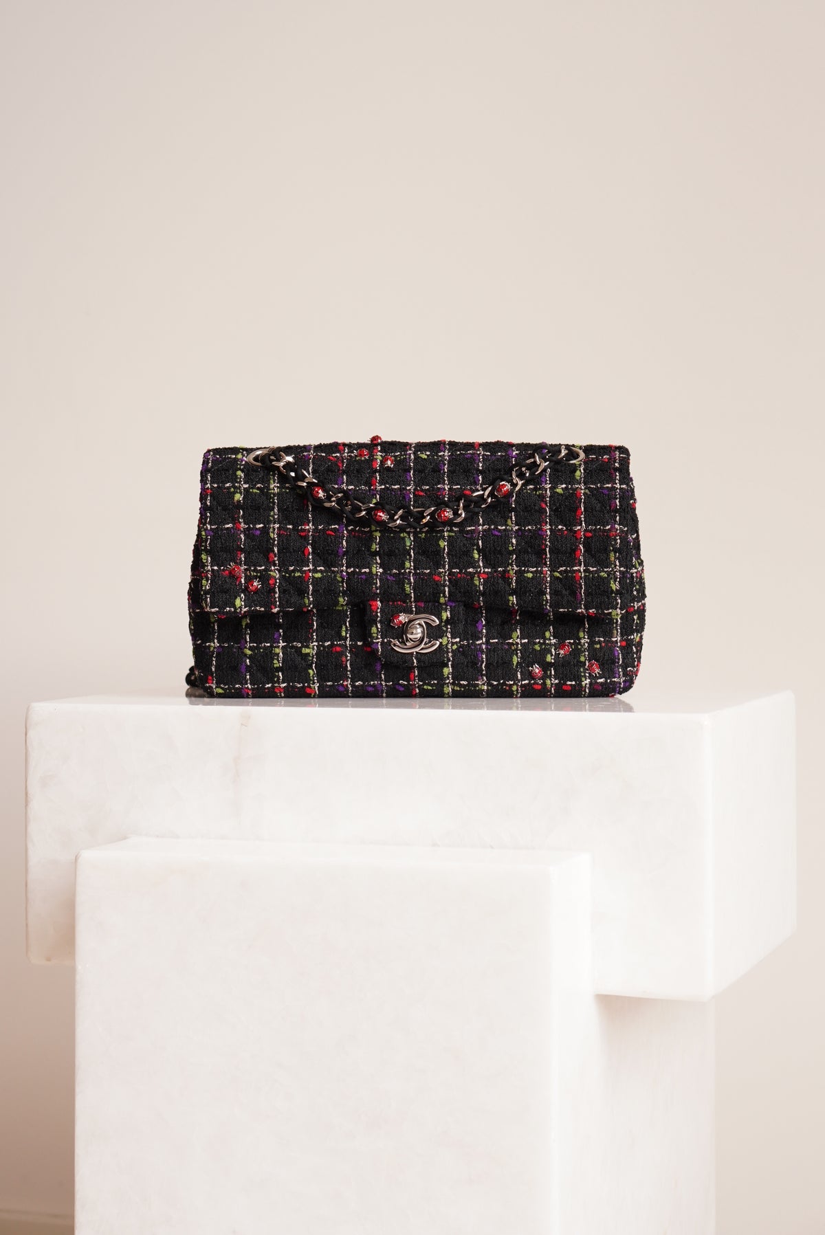 CHANEL CLASSIC 11P MEDIUM SINGLE FLAP LADY BUG | COLORFUL TWEED