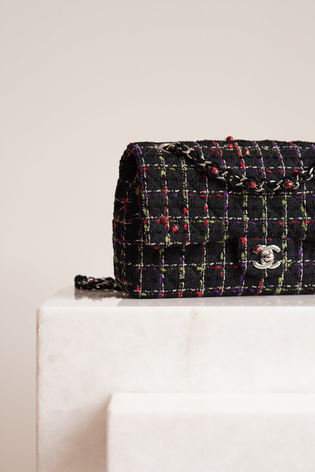 CHANEL CLASSIC 11P MEDIUM SINGLE FLAP LADY BUG | COLORFUL TWEED