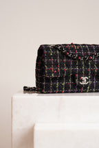 CHANEL CLASSIC 11P MEDIUM SINGLE FLAP LADY BUG | COLORFUL TWEED