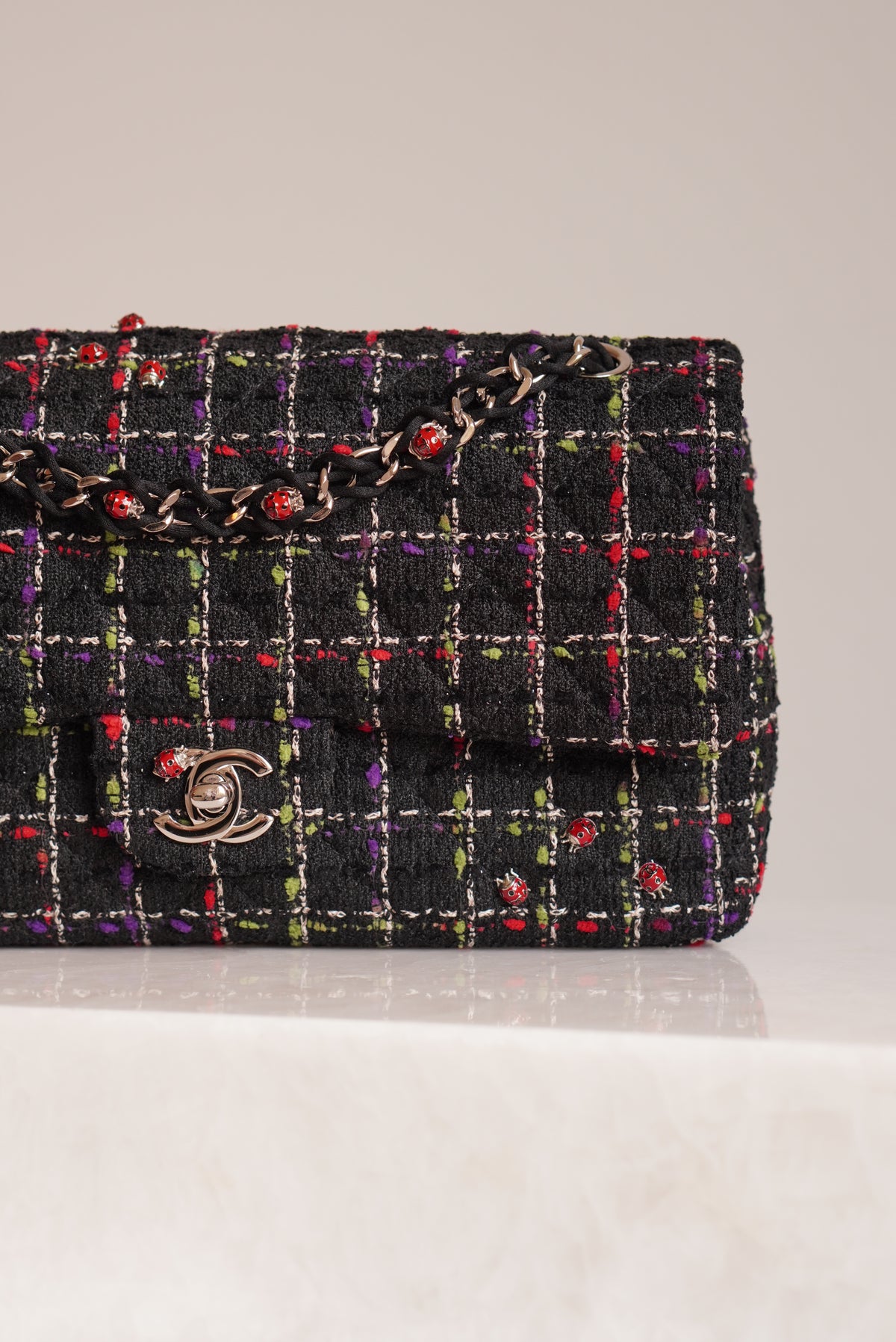 CHANEL CLASSIC 11P MEDIUM SINGLE FLAP LADY BUG | COLORFUL TWEED