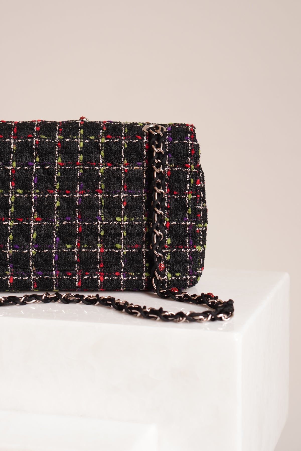 CHANEL CLASSIC 11P MEDIUM SINGLE FLAP LADY BUG | COLORFUL TWEED