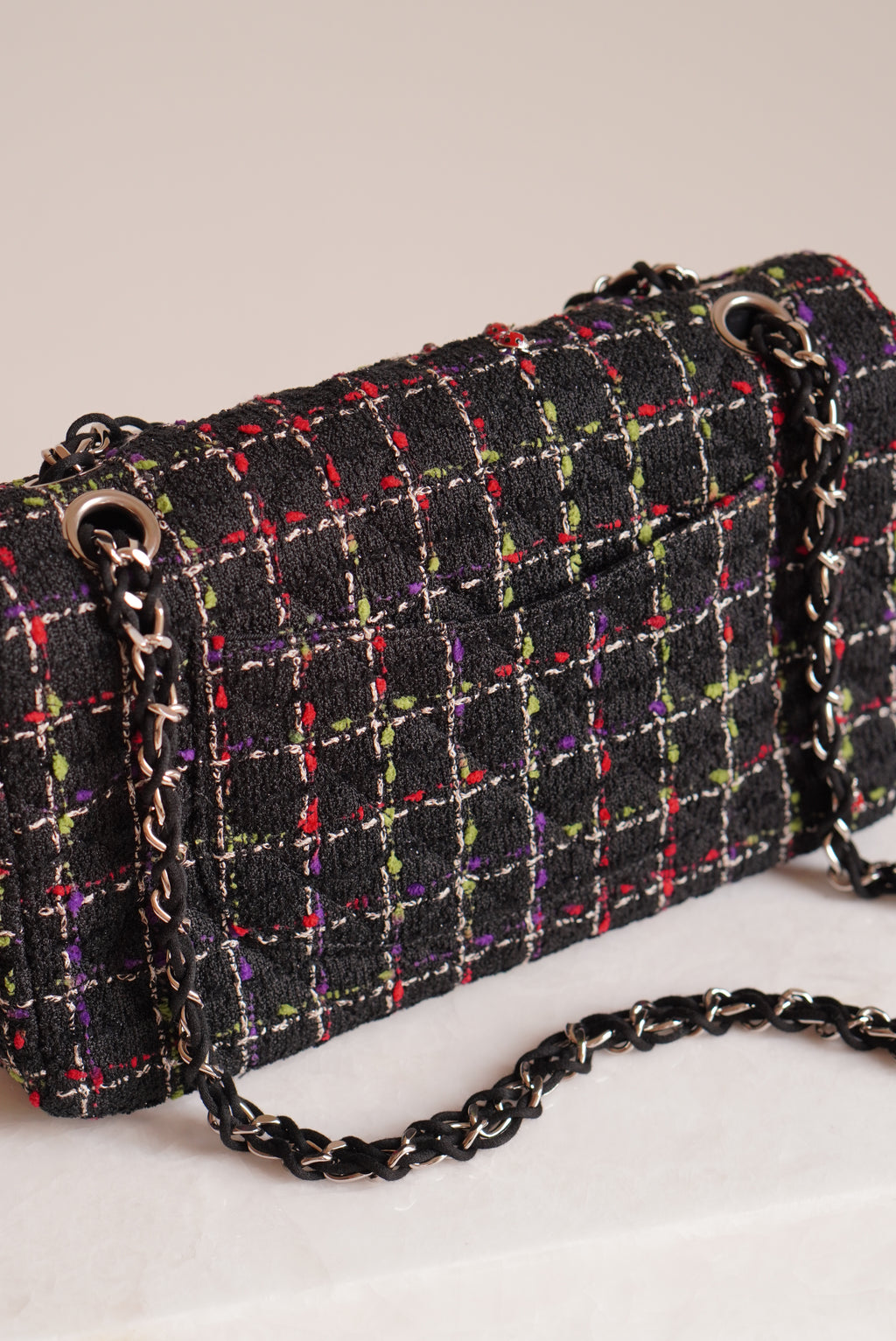 CHANEL CLASSIC 11P MEDIUM SINGLE FLAP LADY BUG | COLORFUL TWEED