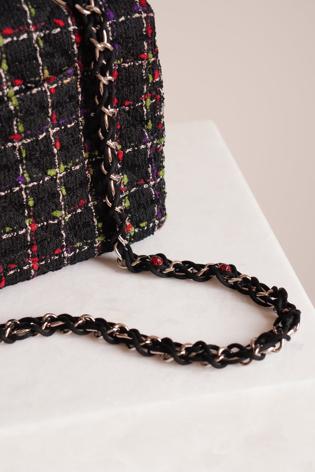 CHANEL CLASSIC 11P MEDIUM SINGLE FLAP LADY BUG | COLORFUL TWEED