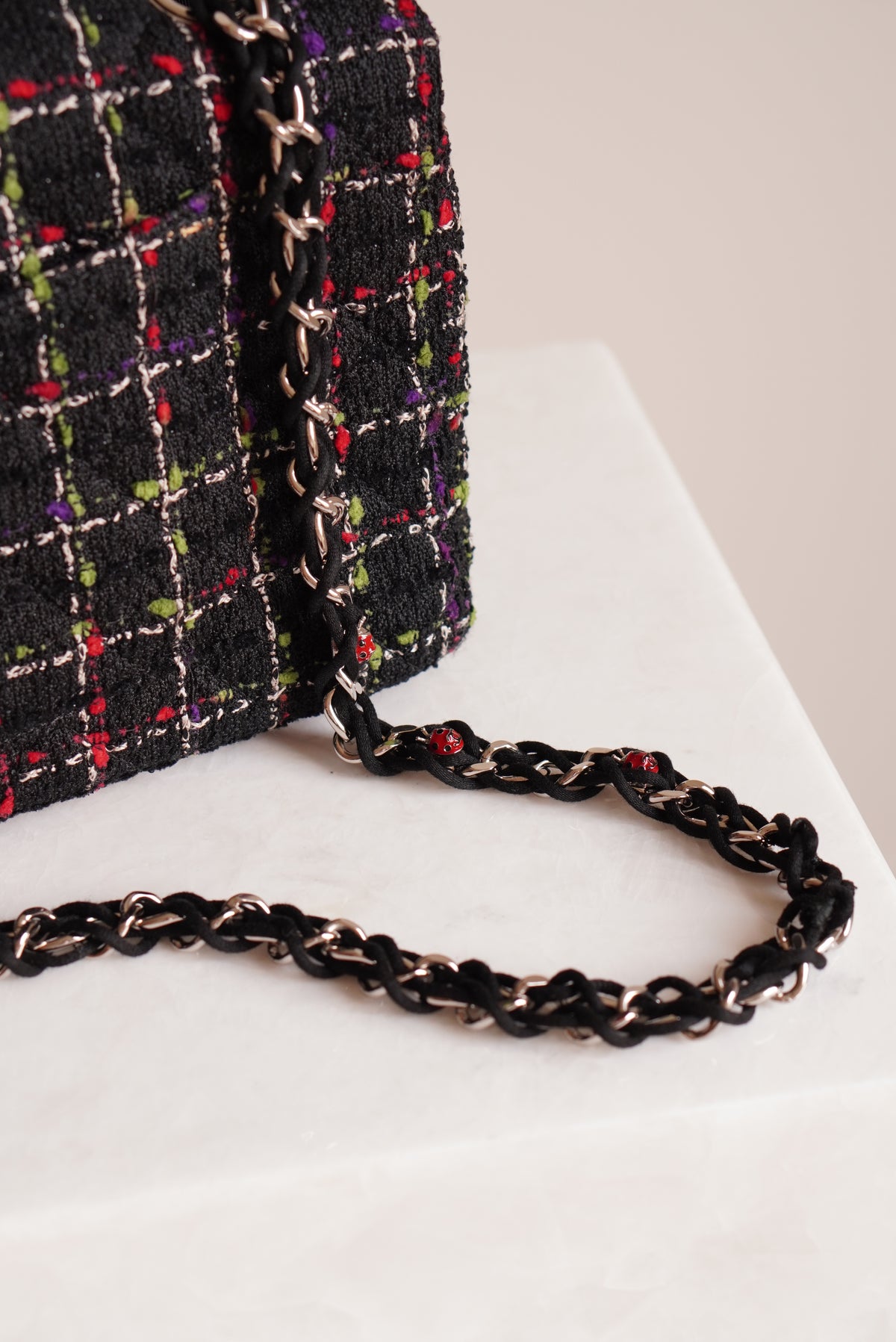 CHANEL CLASSIC 11P MEDIUM SINGLE FLAP LADY BUG | COLORFUL TWEED