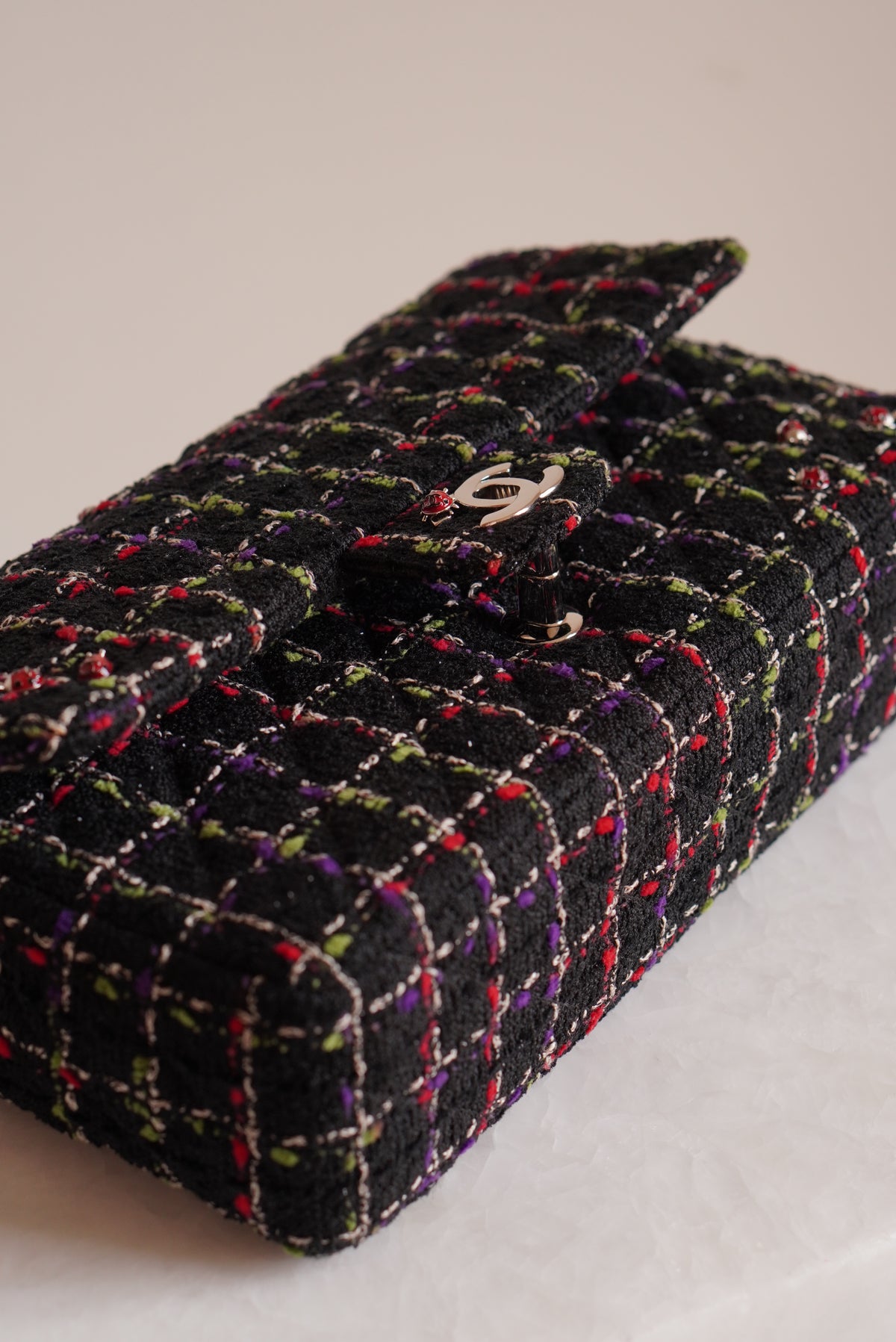 CHANEL CLASSIC 11P MEDIUM SINGLE FLAP LADY BUG | COLORFUL TWEED