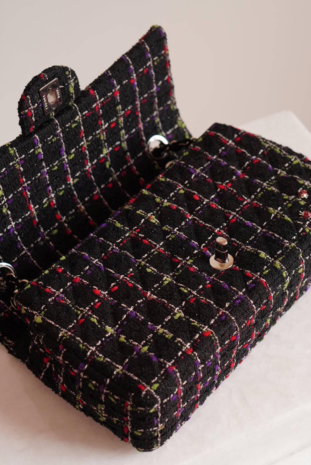 CHANEL CLASSIC 11P MEDIUM SINGLE FLAP LADY BUG | COLORFUL TWEED