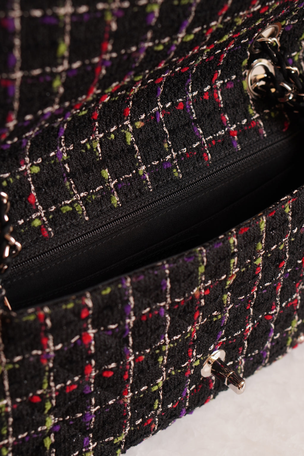 CHANEL CLASSIC 11P MEDIUM SINGLE FLAP LADY BUG | COLORFUL TWEED
