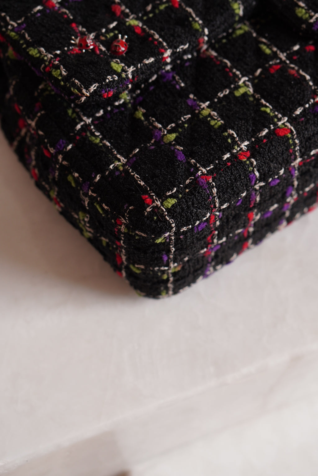 CHANEL CLASSIC 11P MEDIUM SINGLE FLAP LADY BUG | COLORFUL TWEED