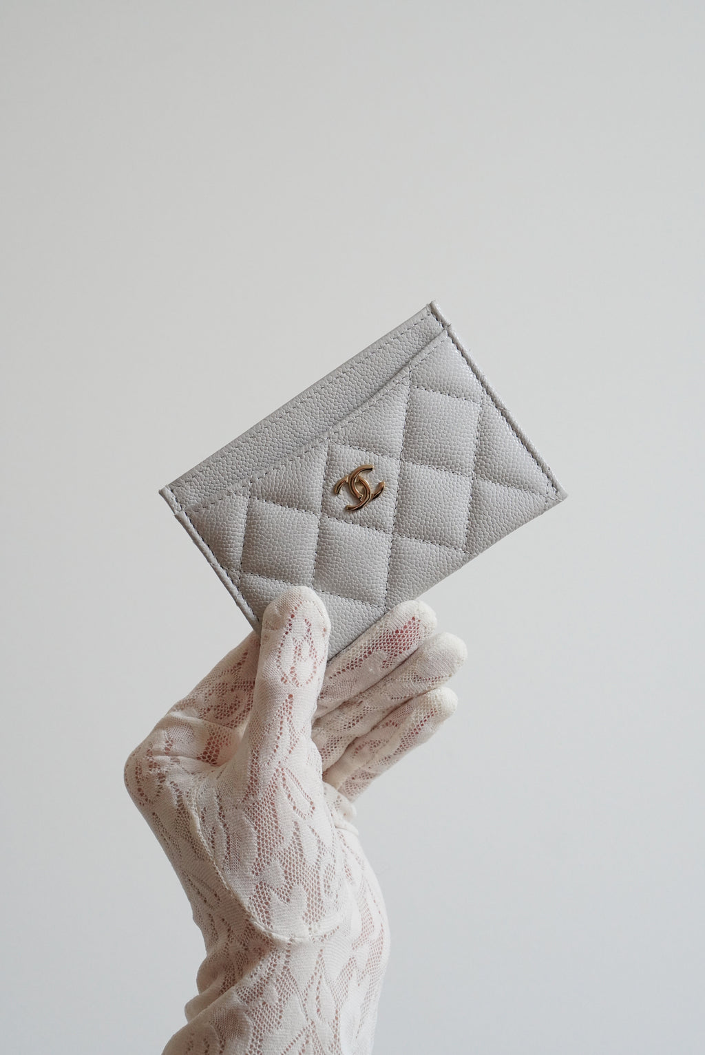 CHANEL 25C CLASSIC CARD HOLDER | LIGHT GREY