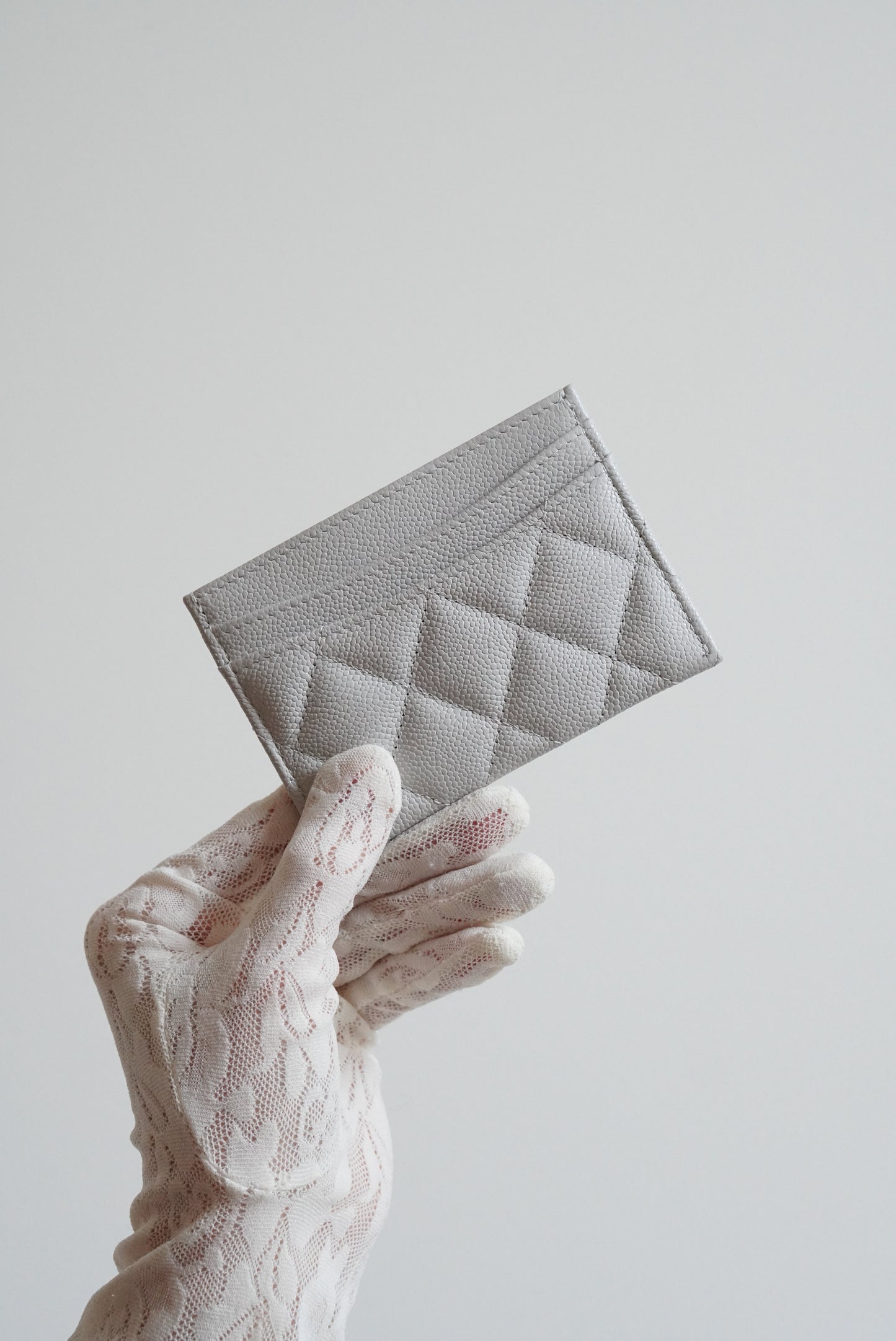 CHANEL CLASSIC CARD HOLDER | LIGHT GREY