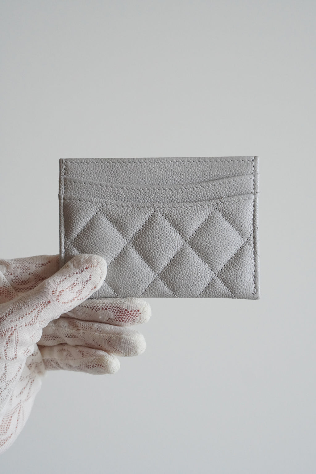 CHANEL 25C CLASSIC CARD HOLDER | LIGHT GREY