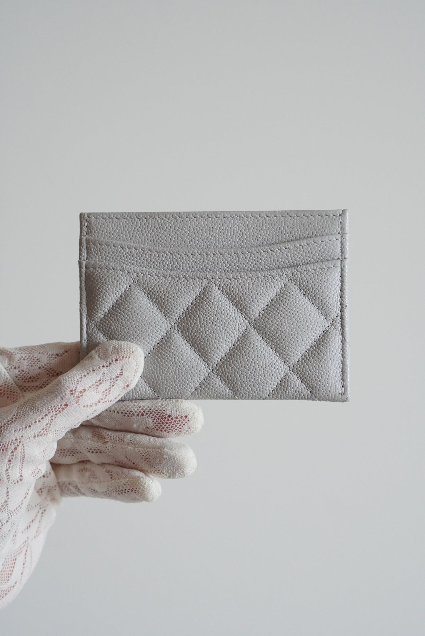 CHANEL CLASSIC CARD HOLDER | LIGHT GREY