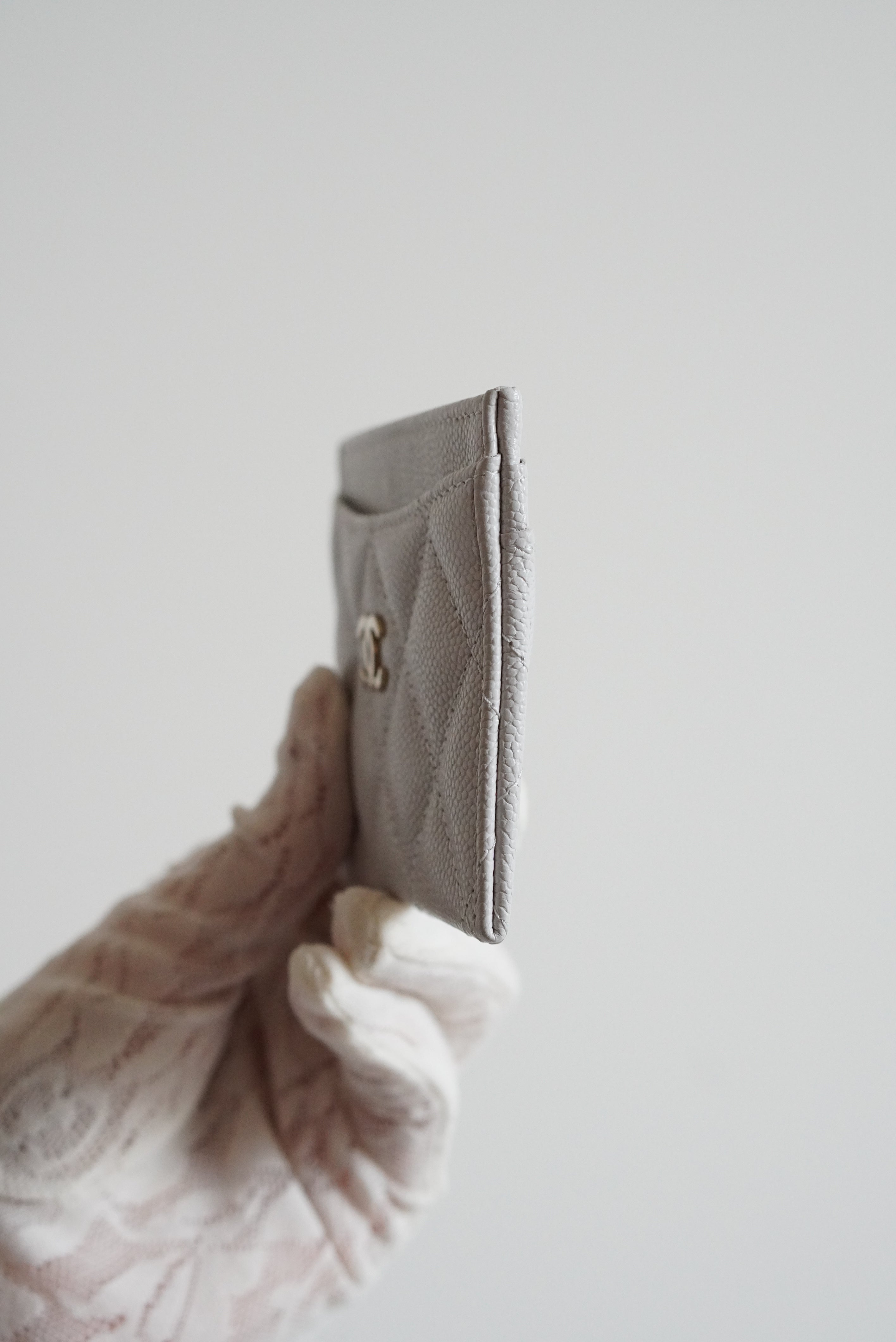 CHANEL 25C CLASSIC CARD HOLDER | LIGHT GREY