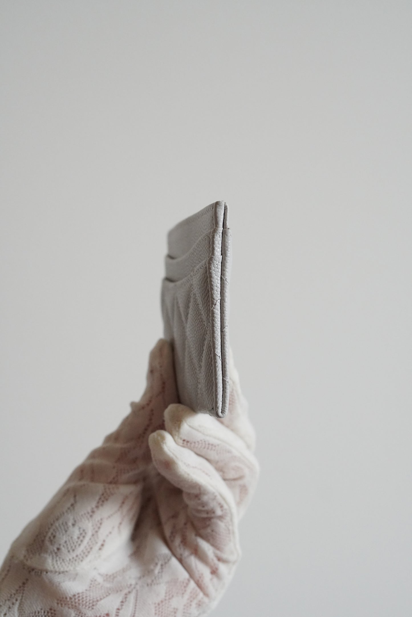 CHANEL CLASSIC CARD HOLDER | LIGHT GREY