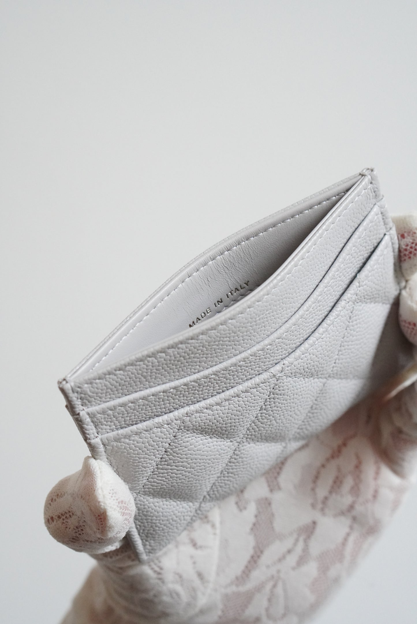 CHANEL CLASSIC CARD HOLDER | LIGHT GREY