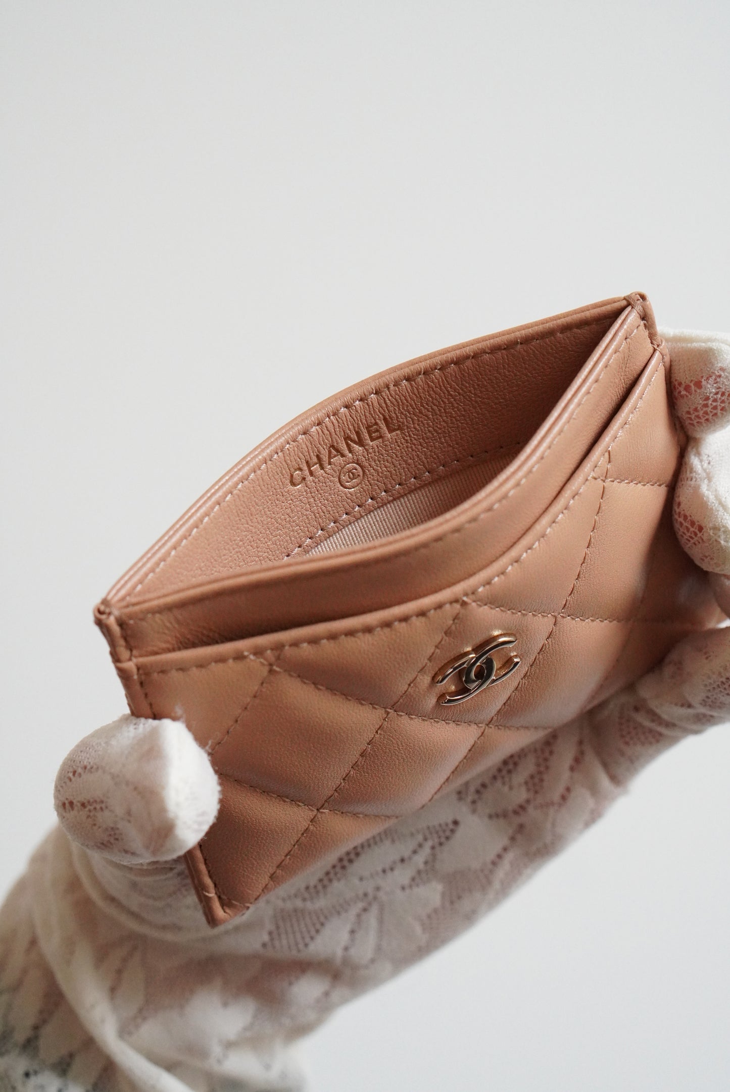 CHANEL CLASSIC CARD HOLDER | NUDE