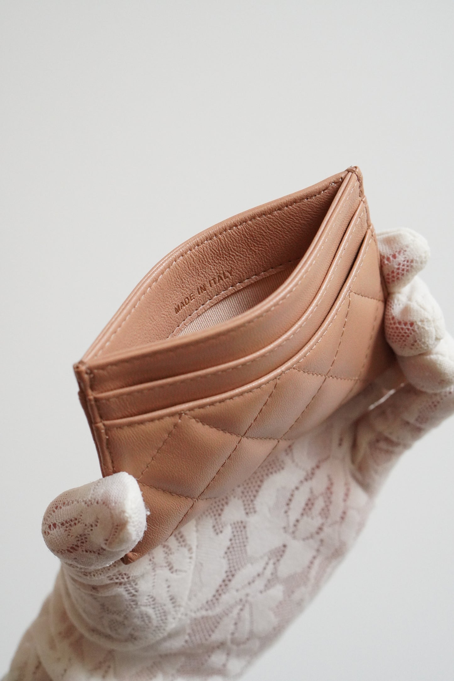 CHANEL CLASSIC CARD HOLDER | NUDE